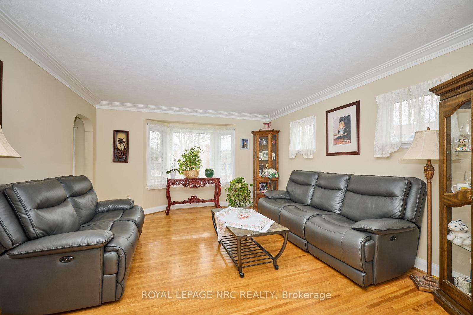 Photo 5 of 1 Thorndale Avenue, St. Catharines, Haig — HOMEH