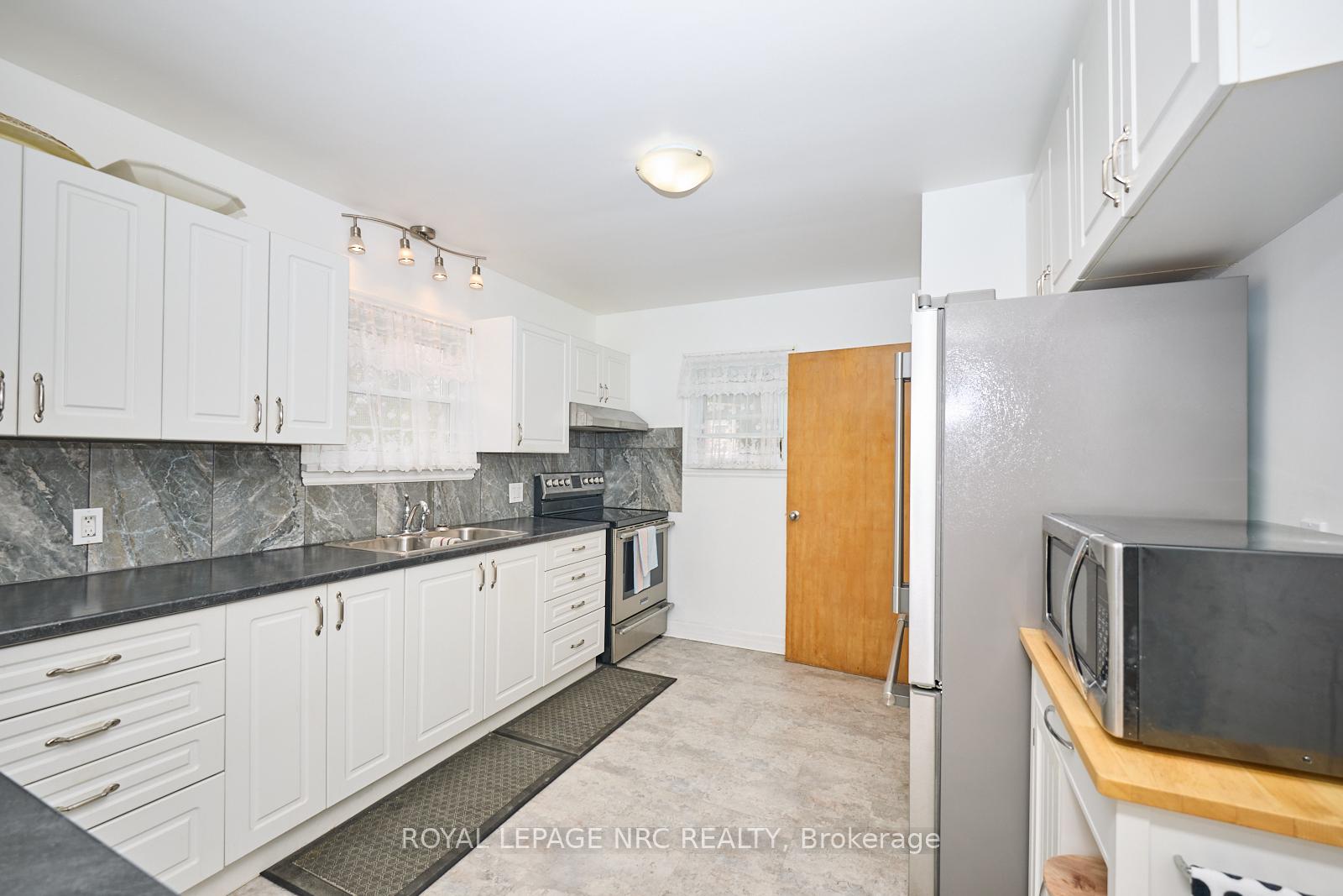 Photo 10 of 1 Thorndale Avenue, St. Catharines, Haig — HOMEH