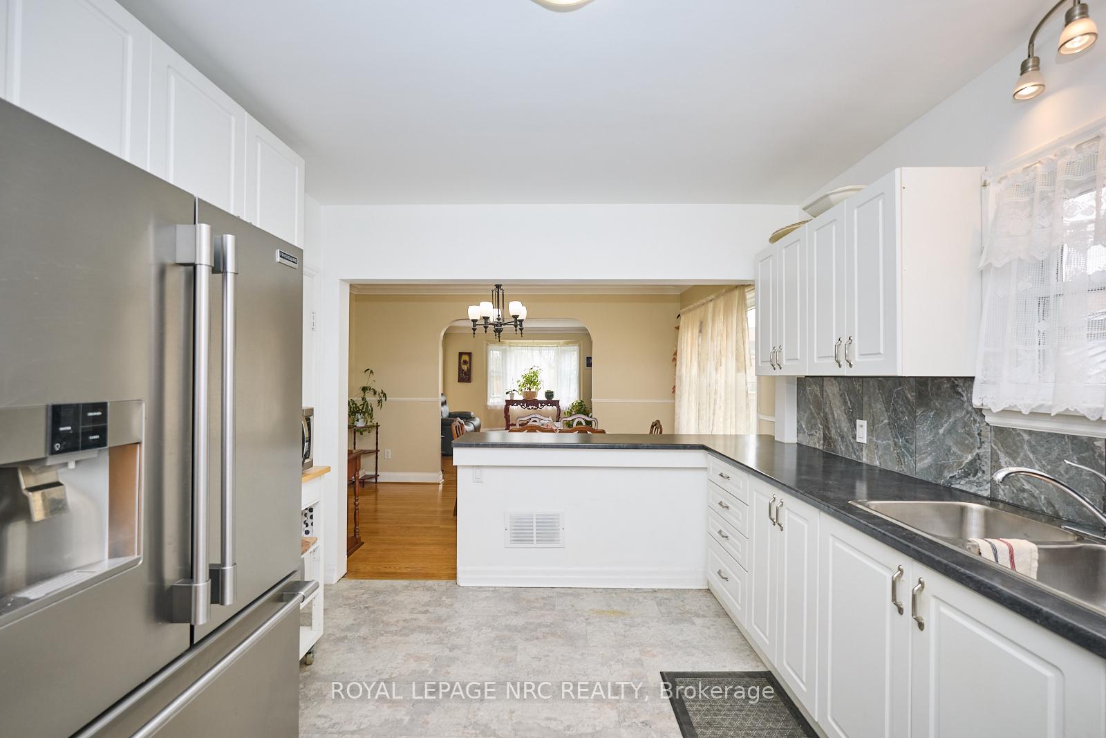 Photo 13 of 1 Thorndale Avenue, St. Catharines, Haig — HOMEH