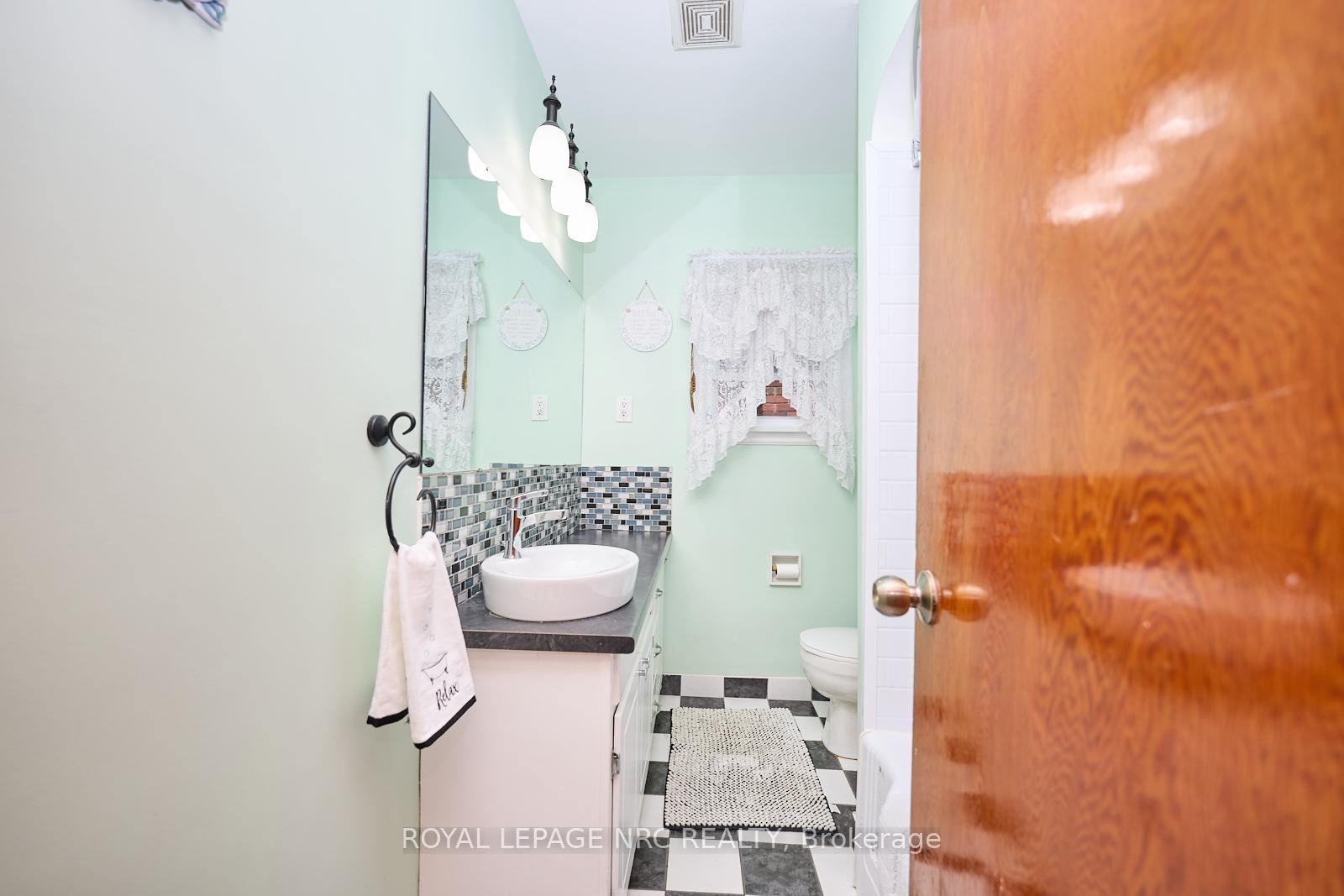 Photo 16 of 1 Thorndale Avenue, St. Catharines, Haig — HOMEH