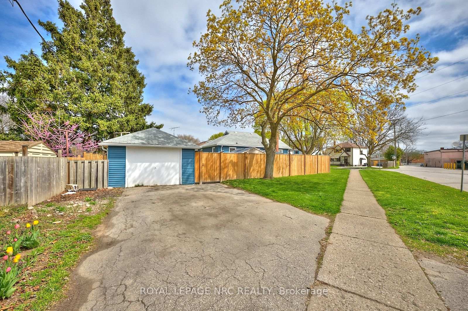 Photo 40 of 1 Thorndale Avenue, St. Catharines, Haig — HOMEH