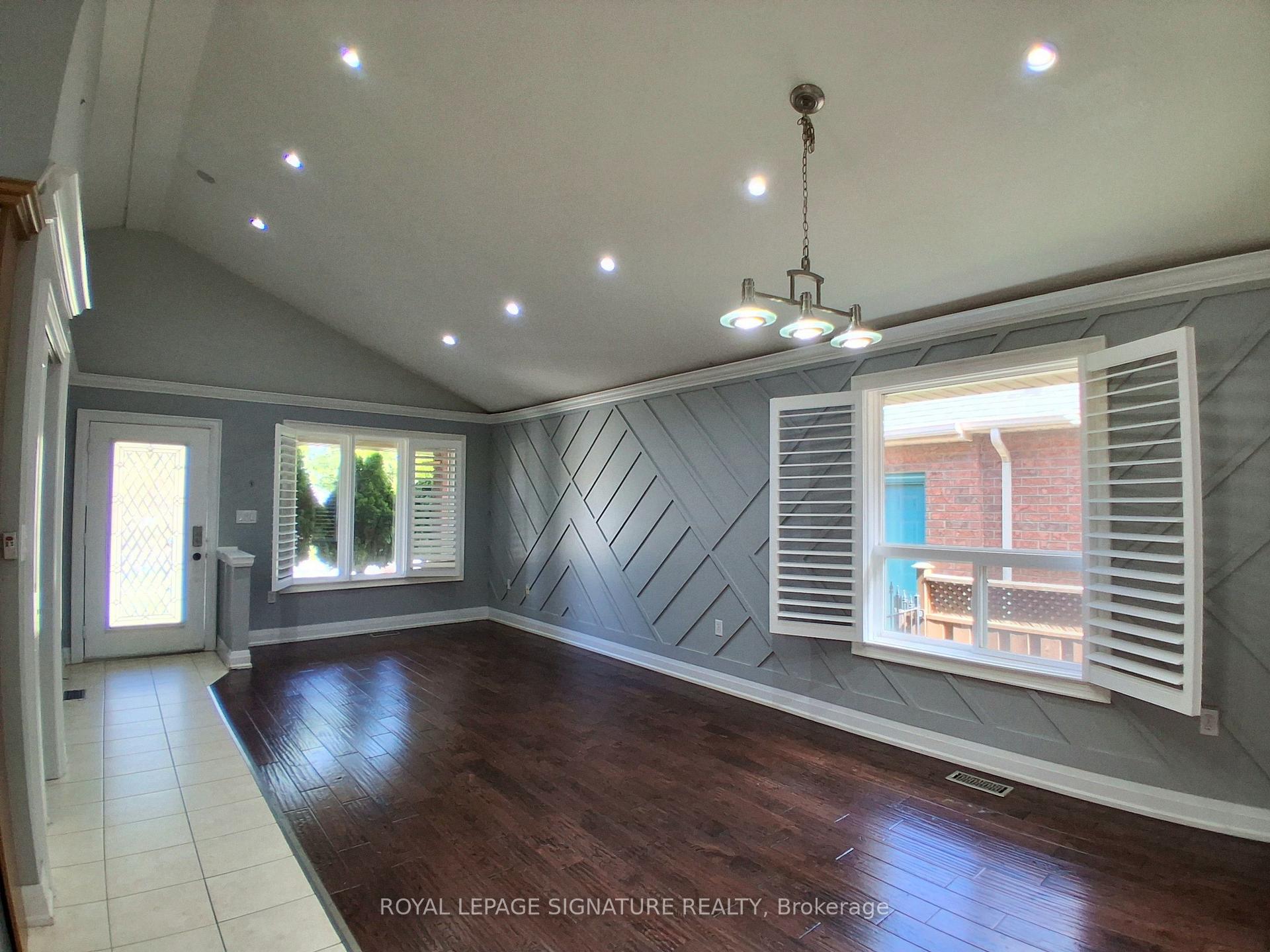 Photo 4 of 50 Shadetree Crescent, Hamilton, Stoney Creek Mountain — HOMEH