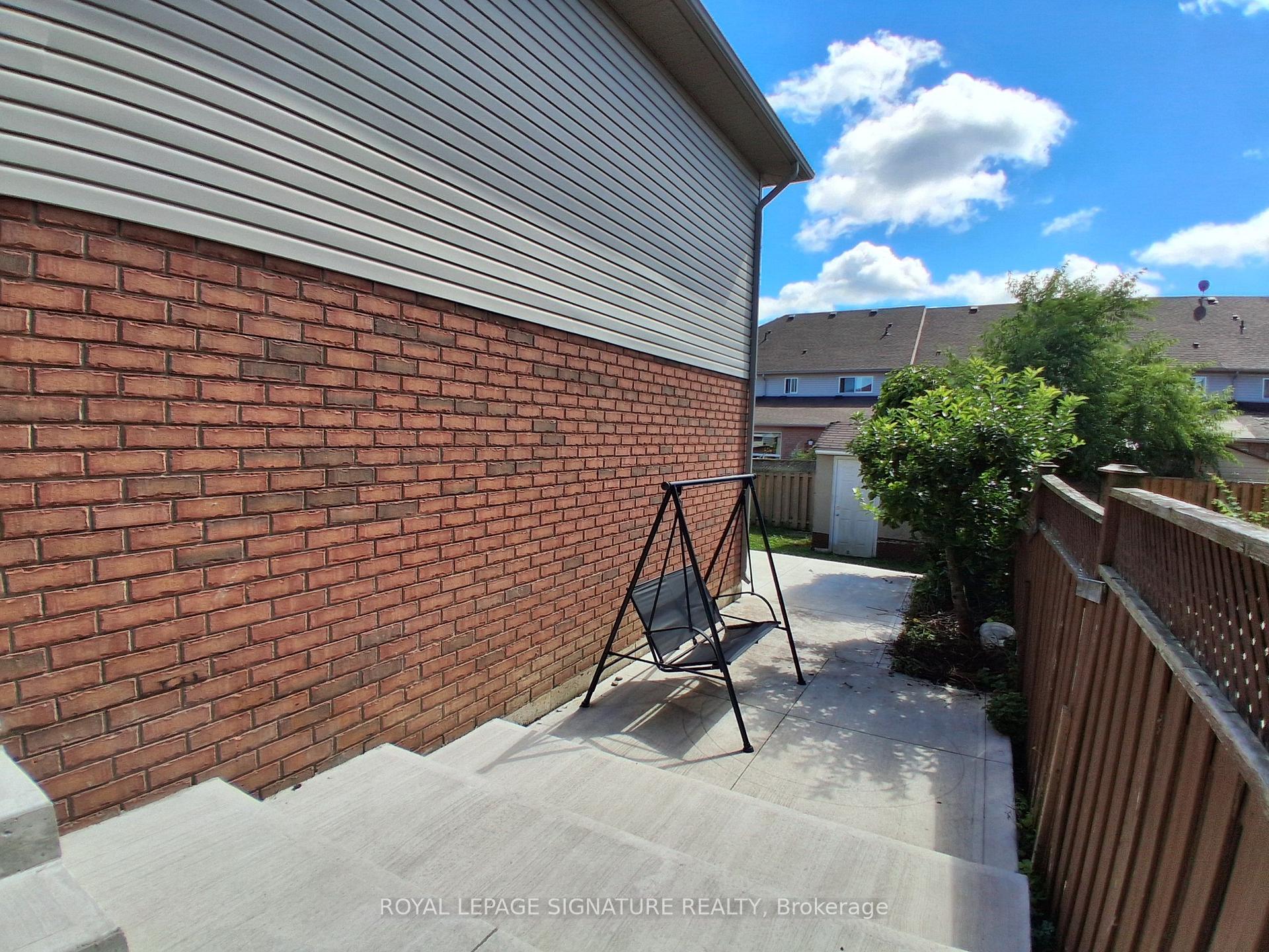 Photo 30 of 50 Shadetree Crescent, Hamilton, Stoney Creek Mountain — HOMEH