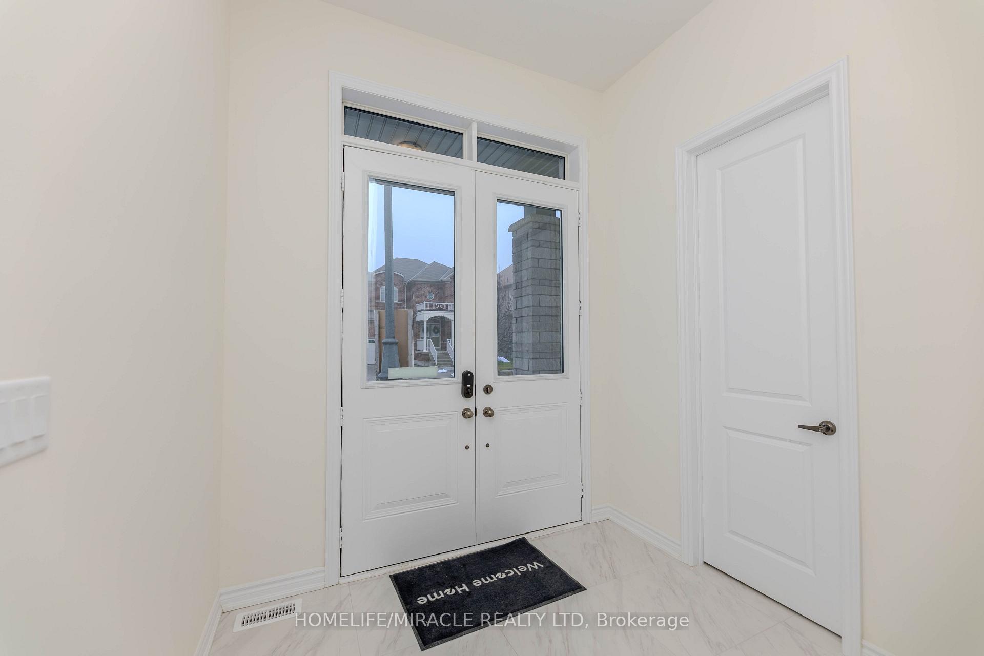 Photo 7 of 89 Halldorson Avenue, Aurora, Bayview Northeast — HOMEH