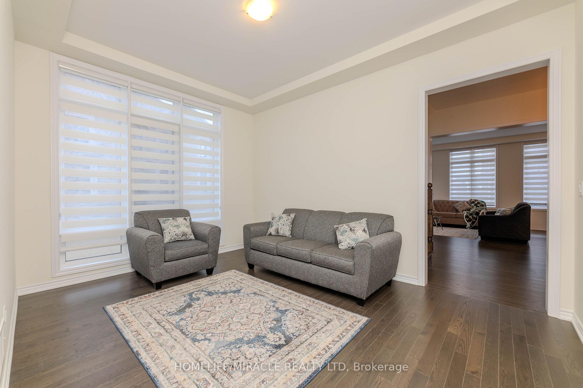 Photo 11 of 89 Halldorson Avenue, Aurora, Bayview Northeast — HOMEH