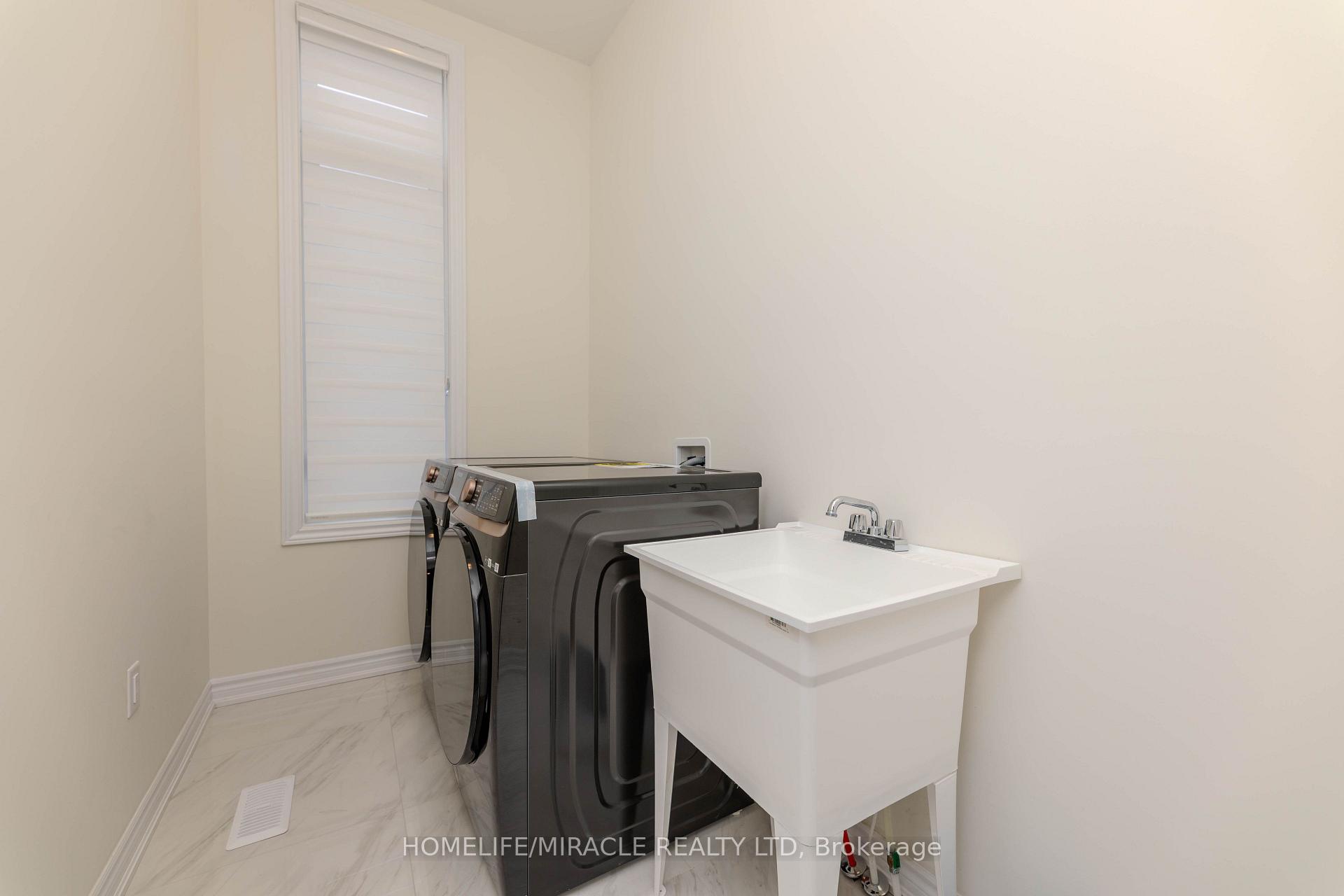 Photo 19 of 89 Halldorson Avenue, Aurora, Bayview Northeast — HOMEH
