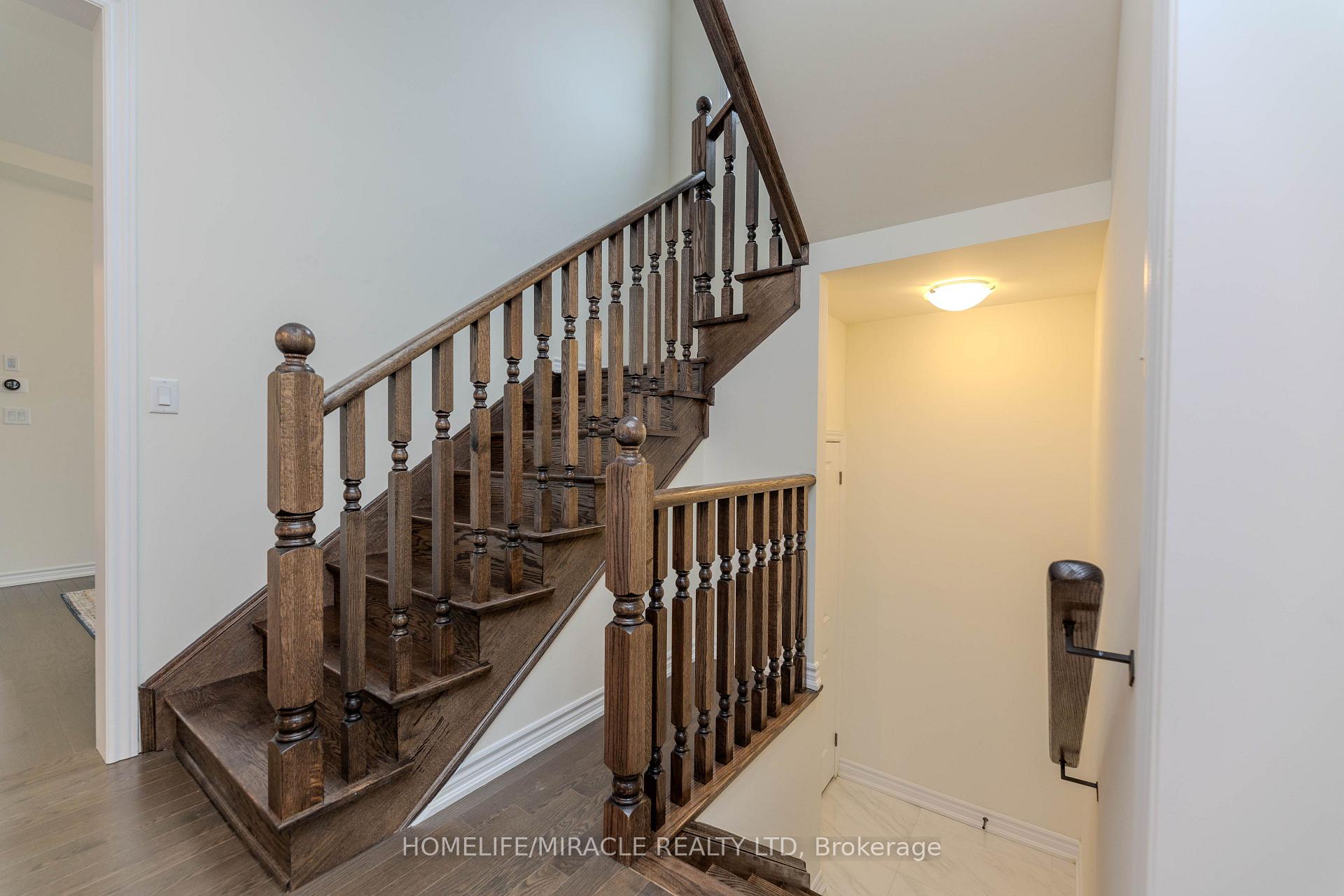 Photo 21 of 89 Halldorson Avenue, Aurora, Bayview Northeast — HOMEH