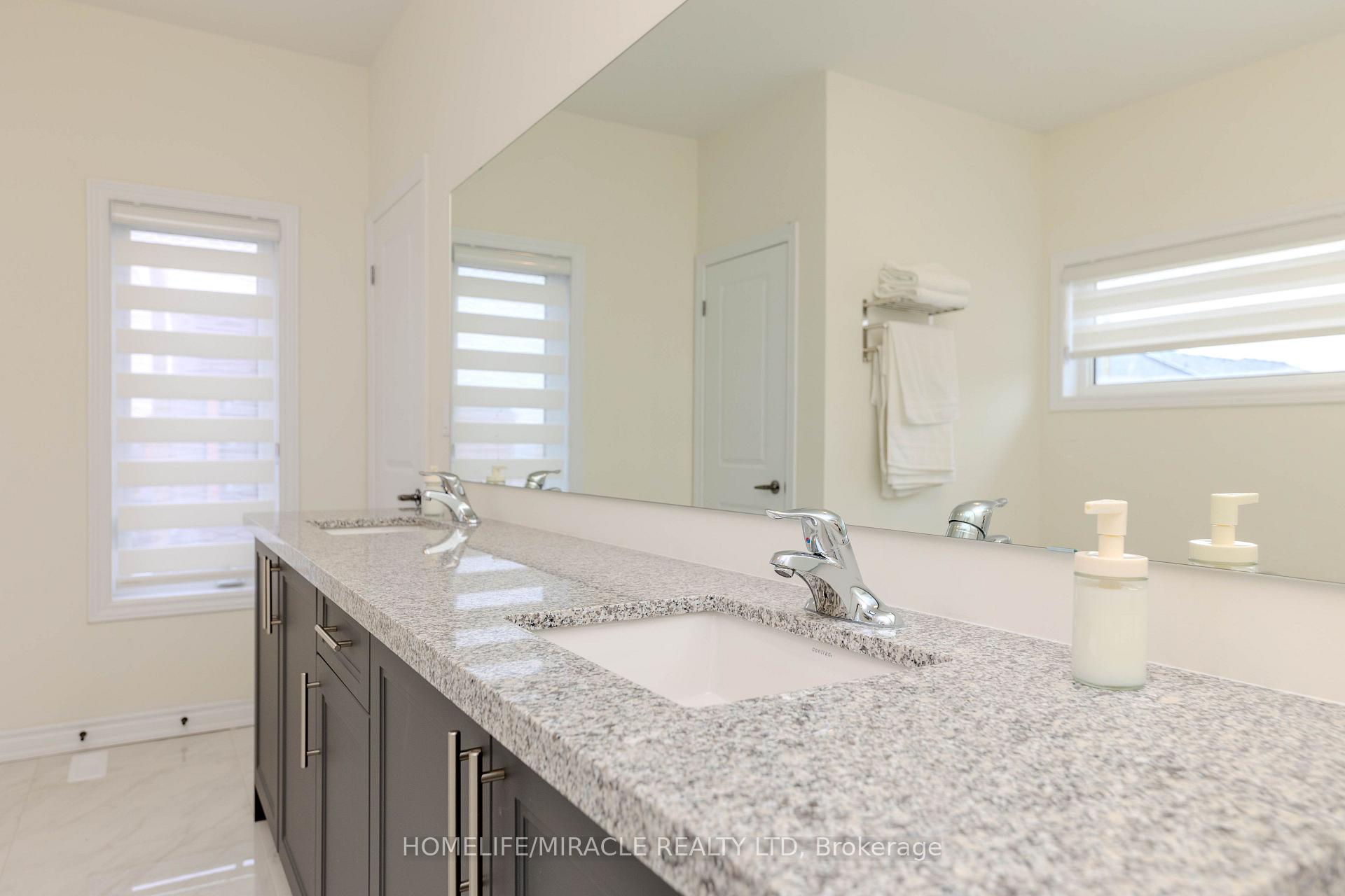 Photo 28 of 89 Halldorson Avenue, Aurora, Bayview Northeast — HOMEH