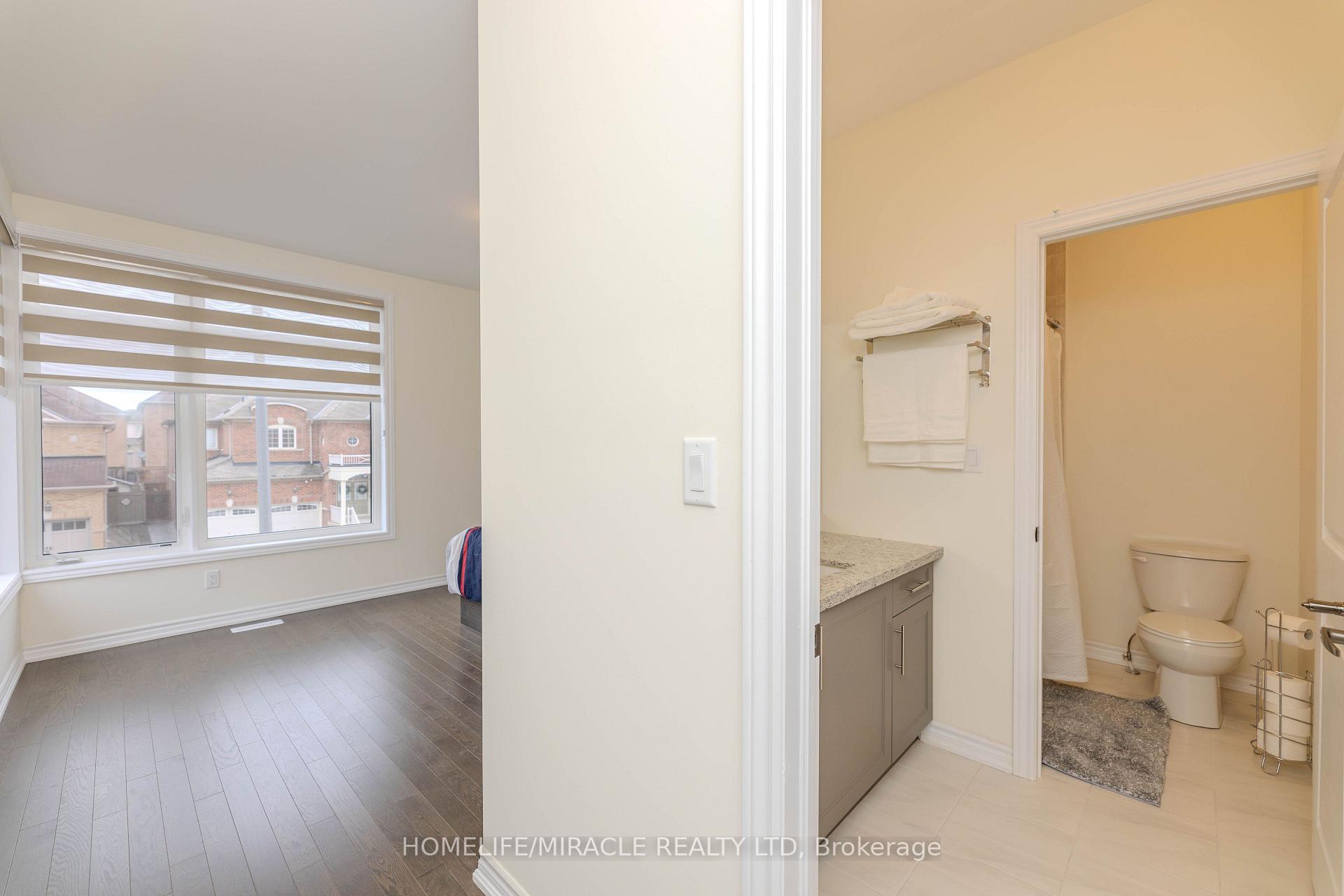 Photo 33 of 89 Halldorson Avenue, Aurora, Bayview Northeast — HOMEH