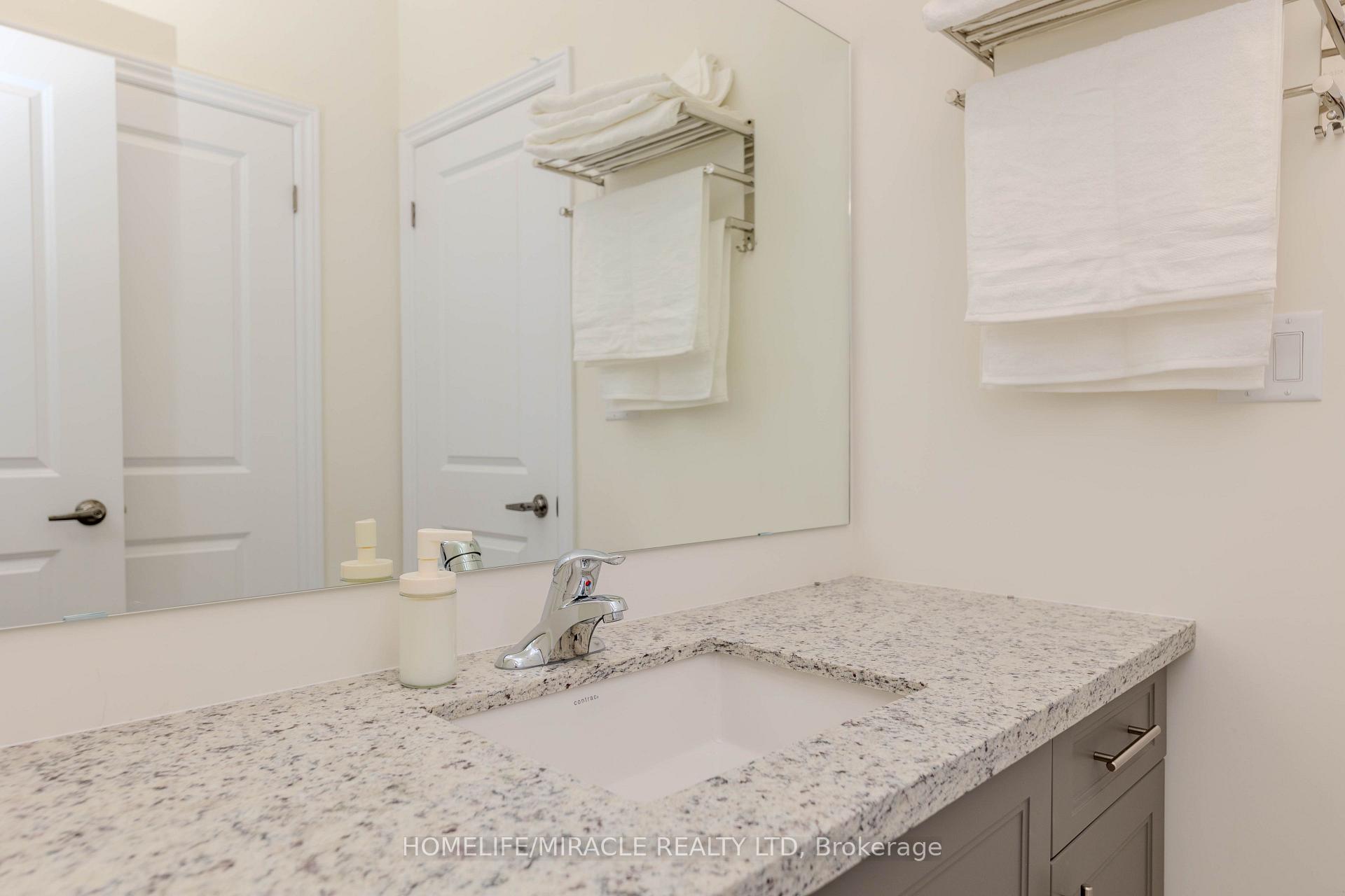 Photo 36 of 89 Halldorson Avenue, Aurora, Bayview Northeast — HOMEH