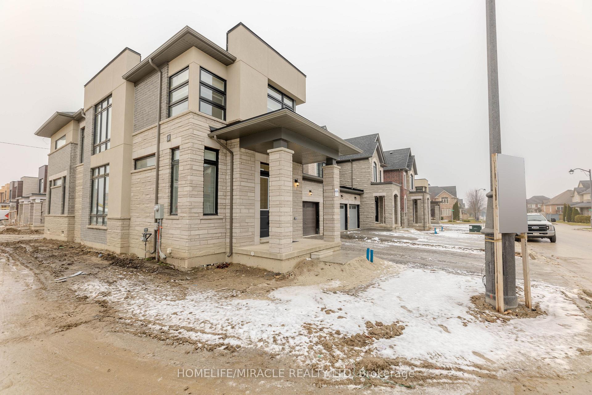 Photo 43 of 89 Halldorson Avenue, Aurora, Bayview Northeast — HOMEH