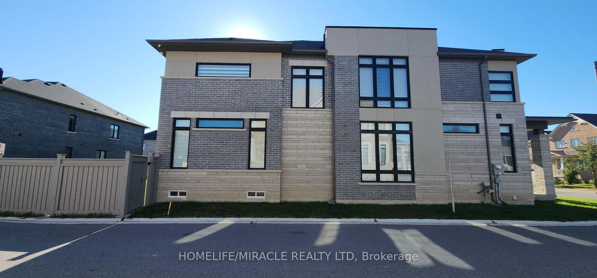 Photo 44 of 89 Halldorson Avenue, Aurora, Bayview Northeast — HOMEH
