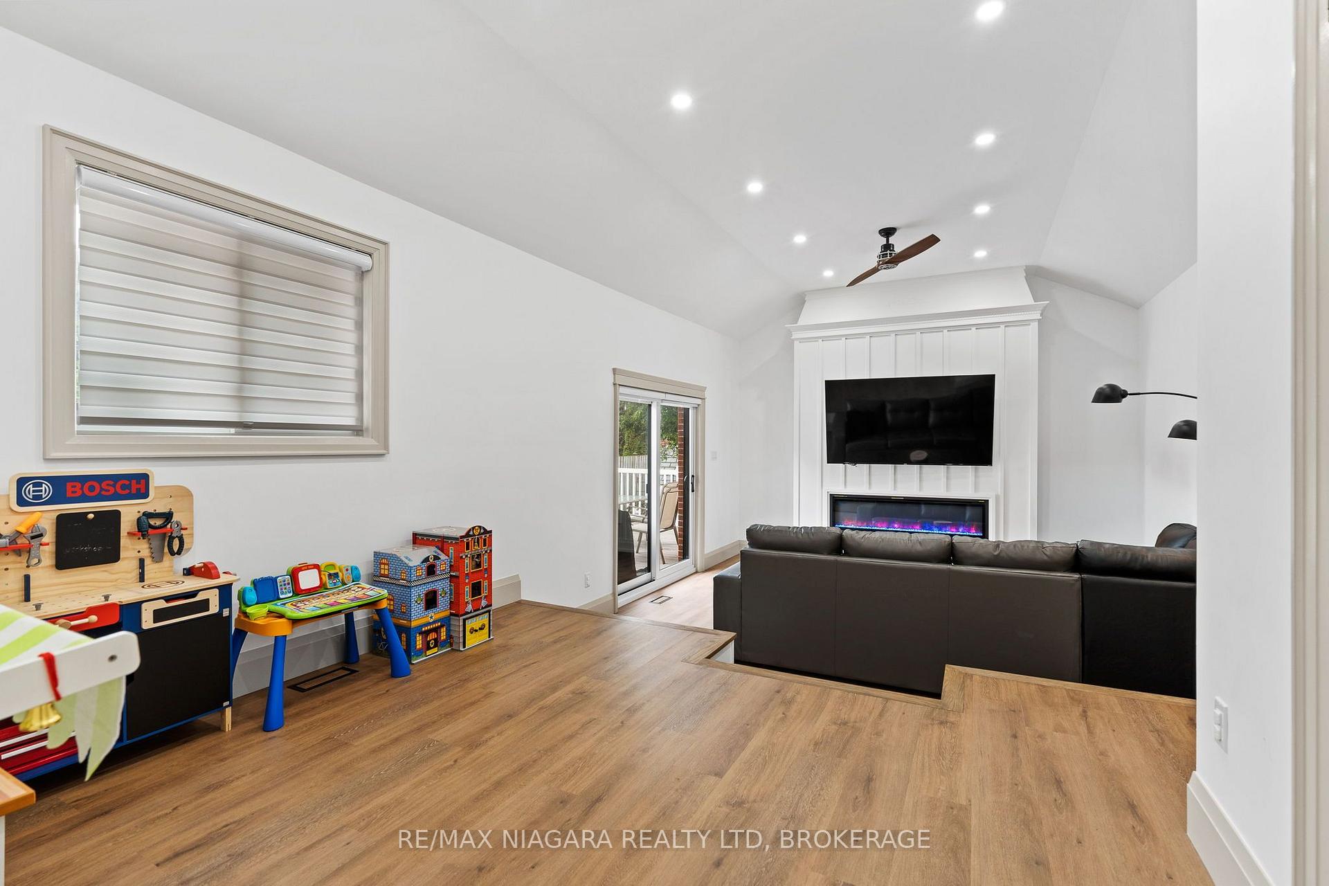 Photo 16 of 157 Aqueduct Street, Welland, Prince Charles — HOMEH
