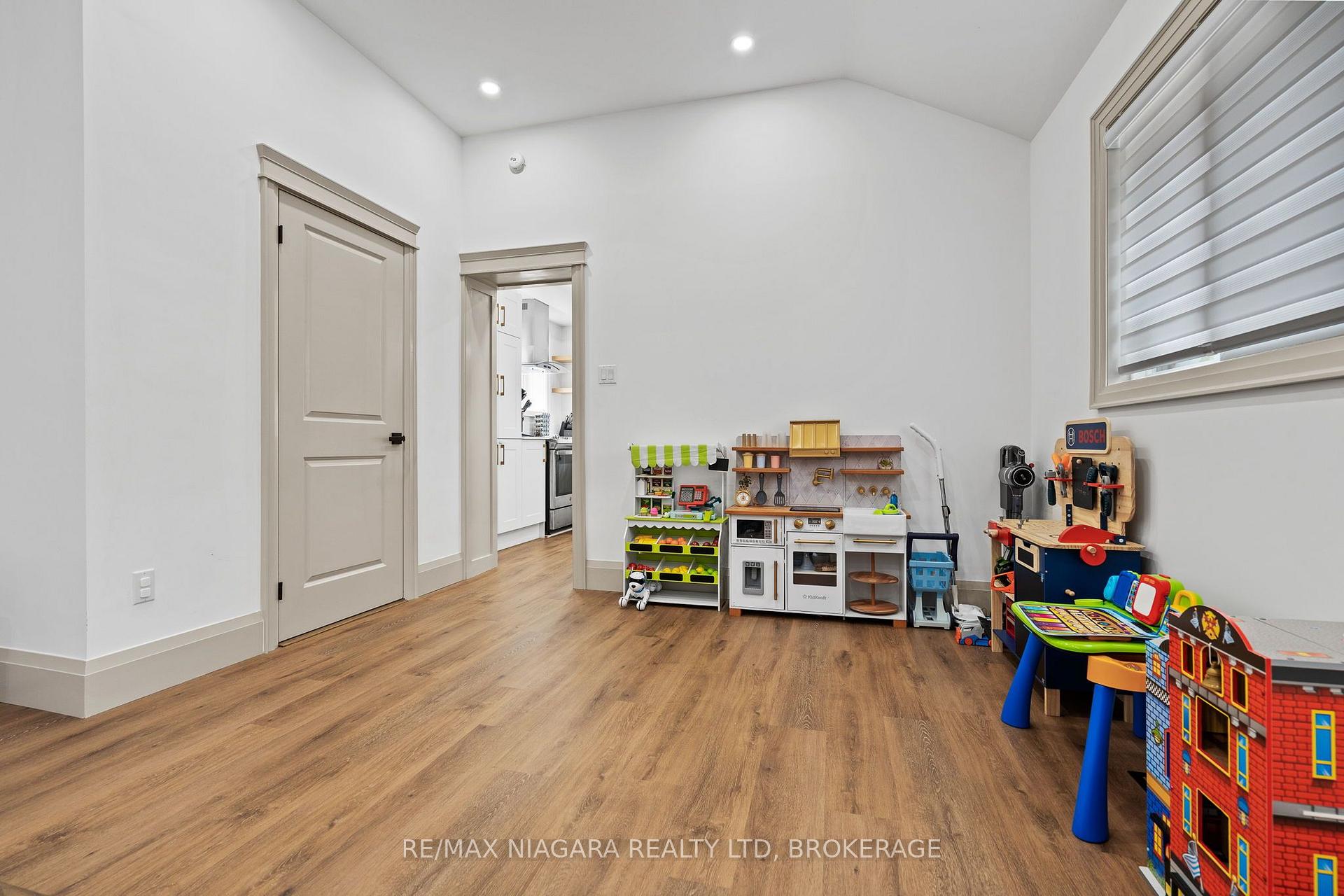Photo 19 of 157 Aqueduct Street, Welland, Prince Charles — HOMEH