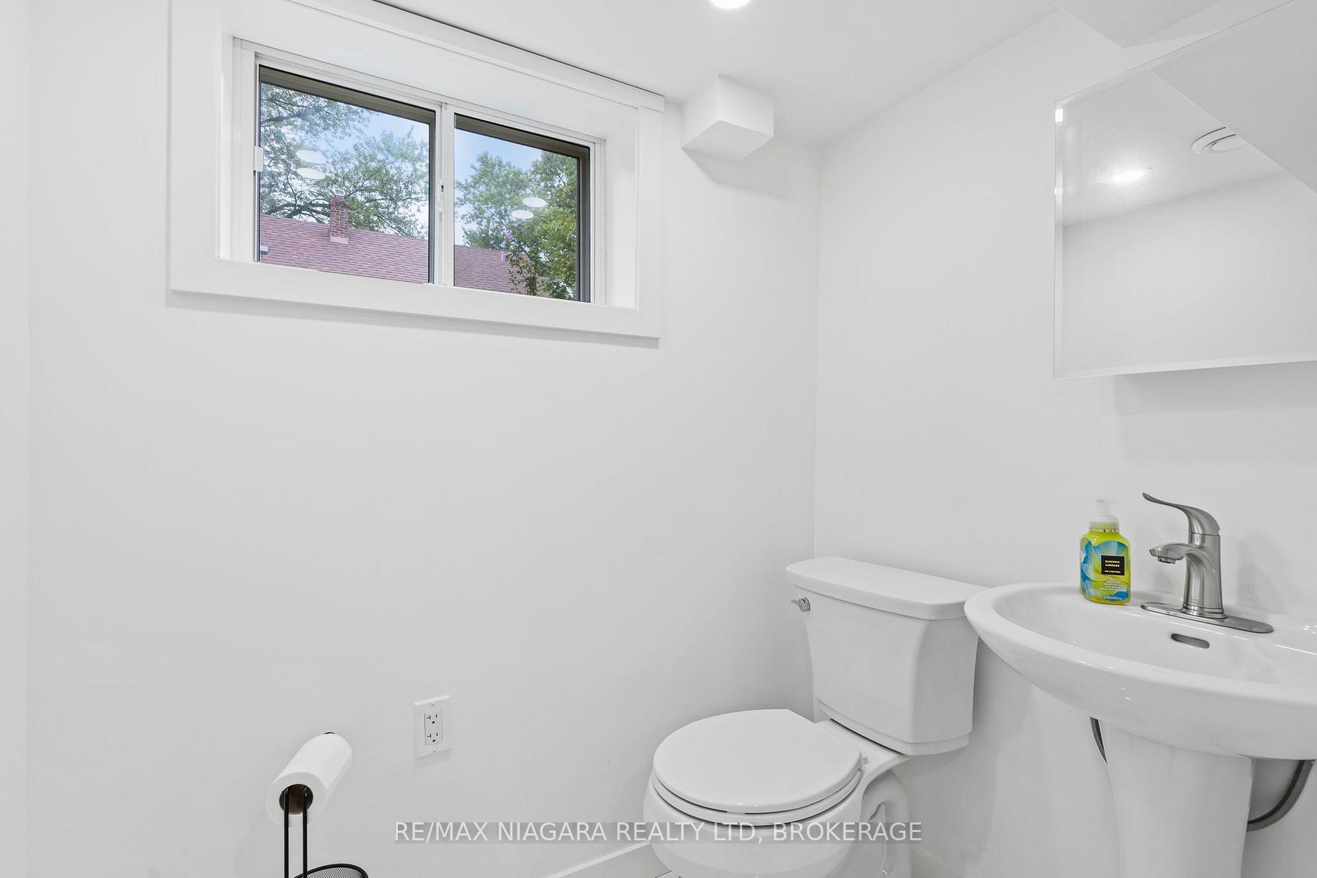 Photo 29 of 157 Aqueduct Street, Welland, Prince Charles — HOMEH