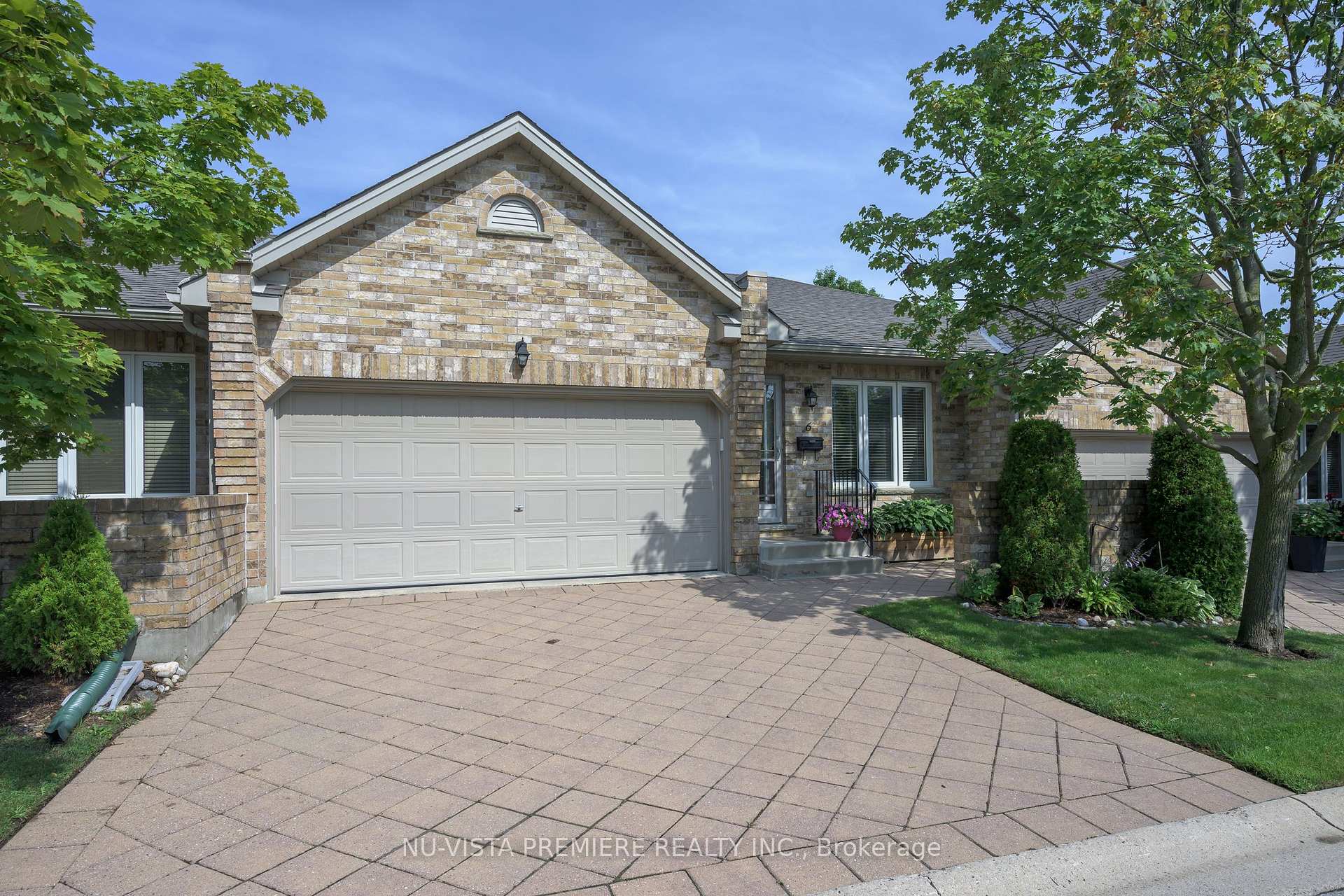 Front of Unit 6, 572 Thistlewood Drive
