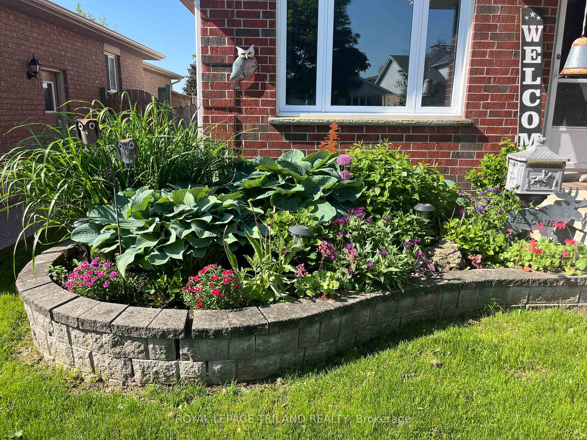 Photo 3 of 252 Josselyn Drive, London, South X — HOMEH