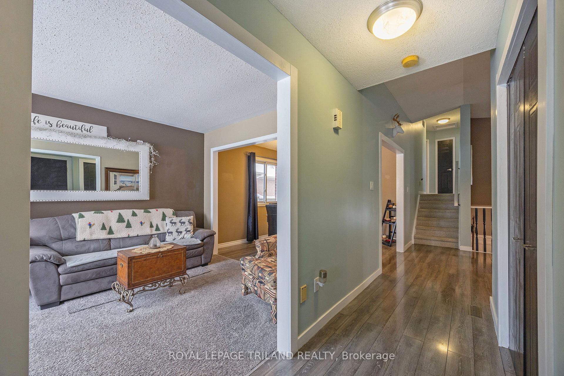 Photo 5 of 252 Josselyn Drive, London, South X — HOMEH