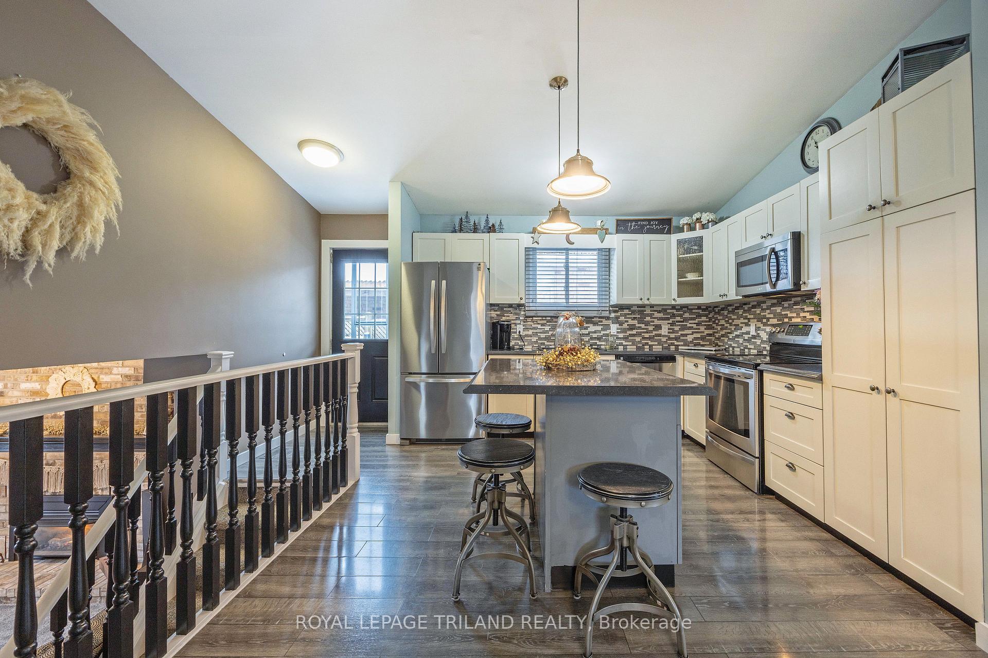 Photo 9 of 252 Josselyn Drive, London, South X — HOMEH