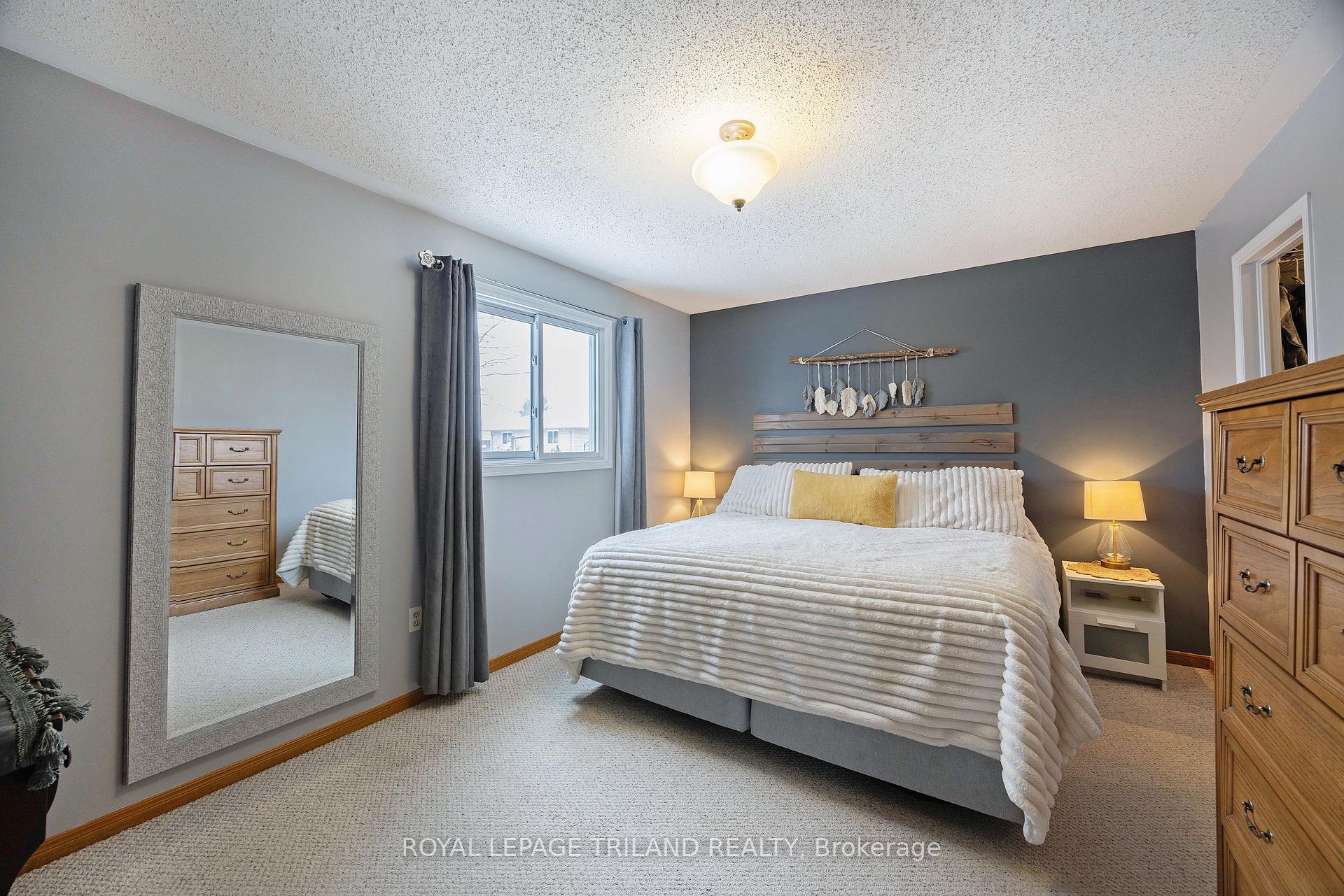 Photo 14 of 252 Josselyn Drive, London, South X — HOMEH