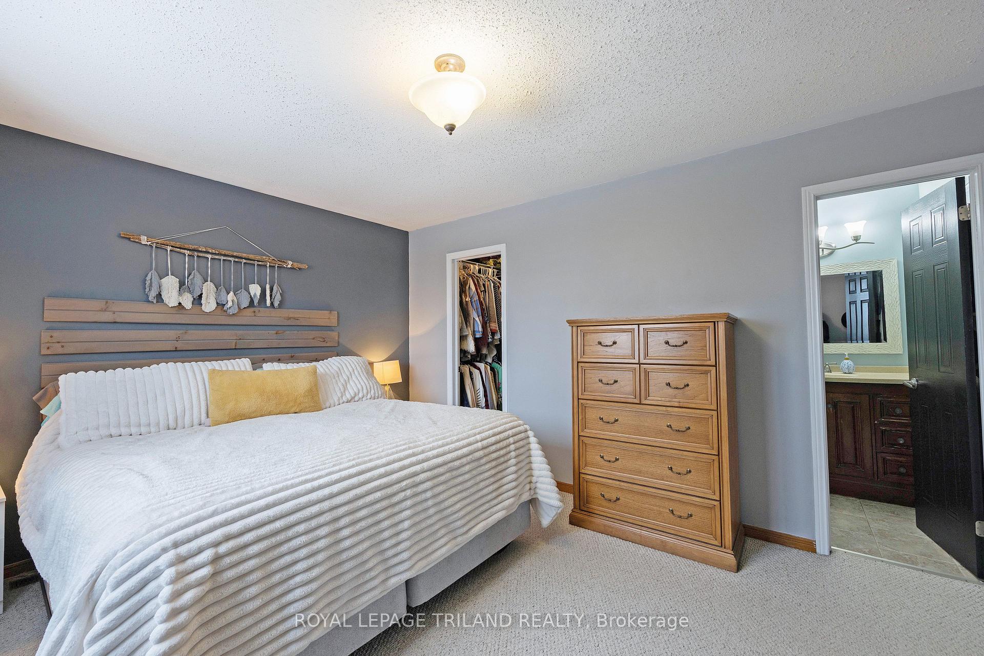 Photo 15 of 252 Josselyn Drive, London, South X — HOMEH