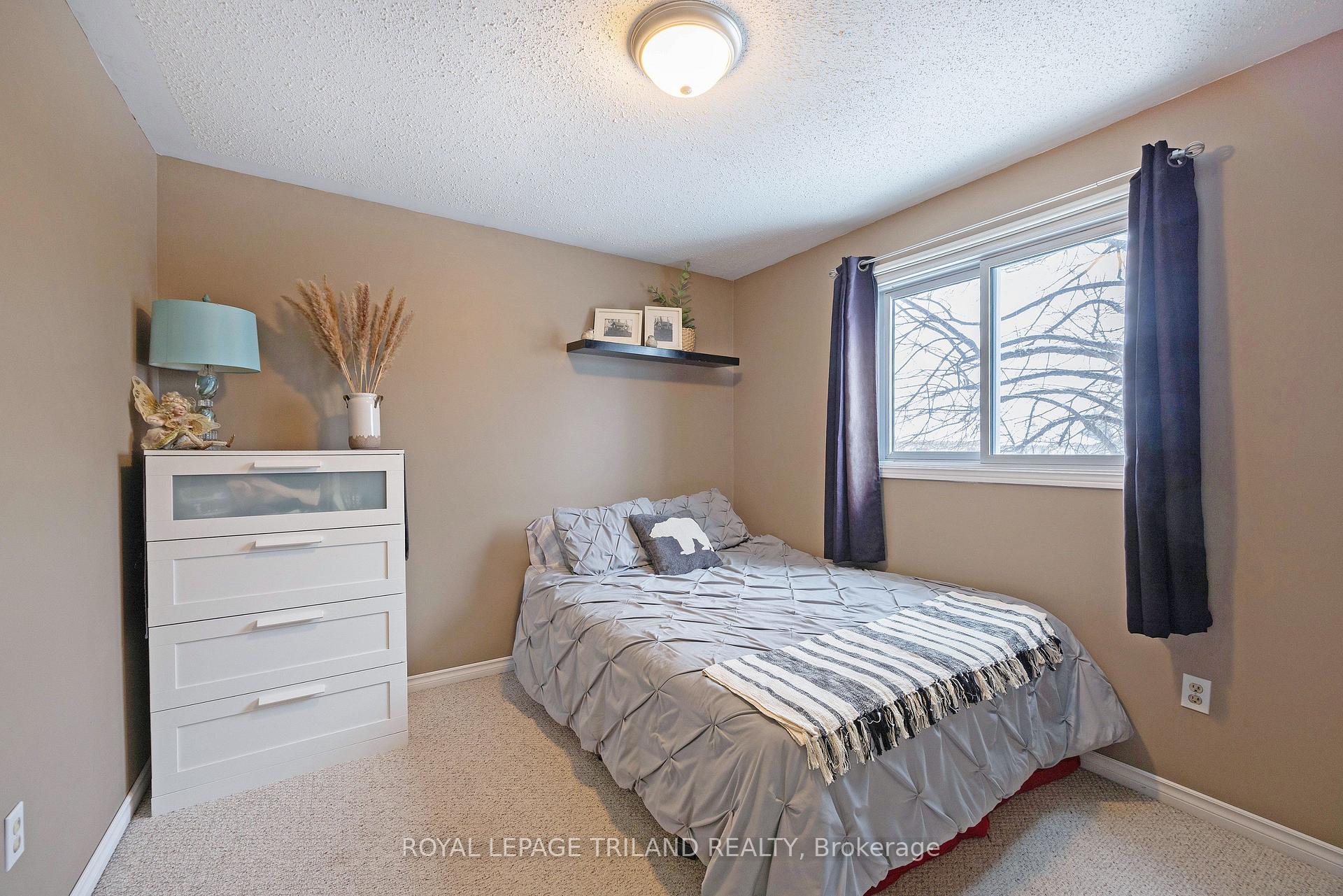 Photo 16 of 252 Josselyn Drive, London, South X — HOMEH