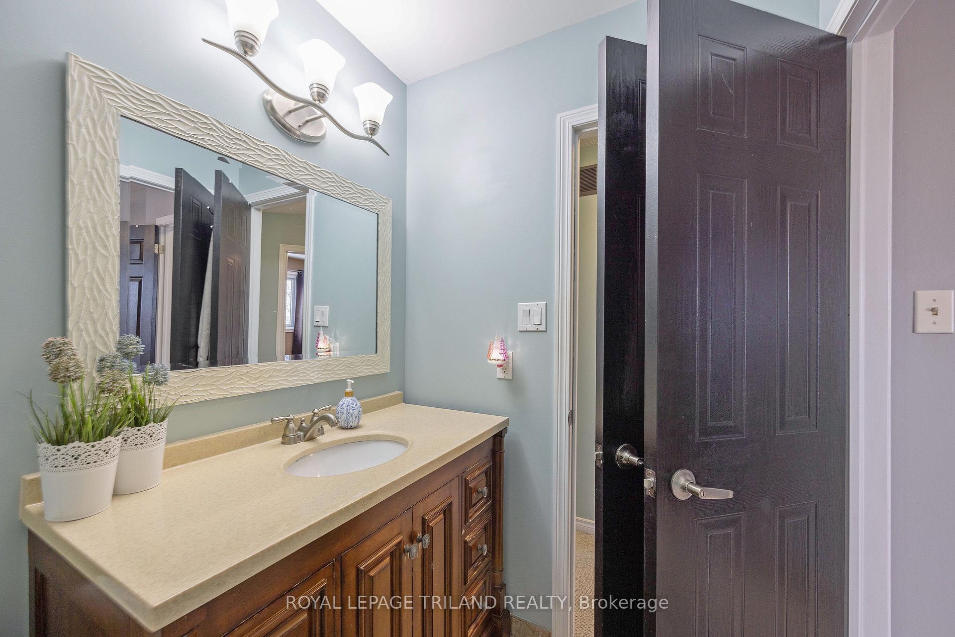 Photo 19 of 252 Josselyn Drive, London, South X — HOMEH