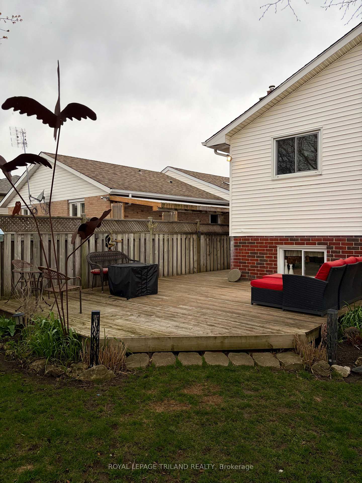 Photo 33 of 252 Josselyn Drive, London, South X — HOMEH