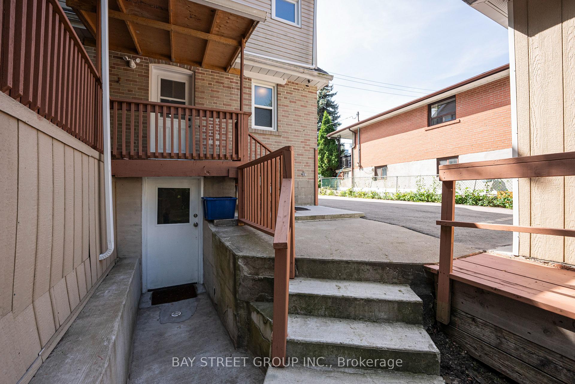 Photo 5 of 52 Glen Cameron Road, Markham, Thornhill — HOMEH