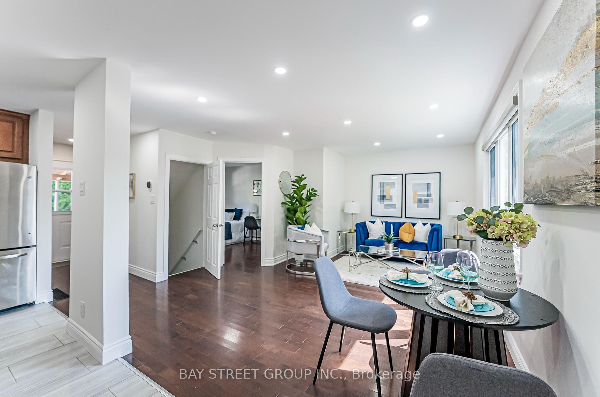 Photo 9 of 52 Glen Cameron Road, Markham, Thornhill — HOMEH