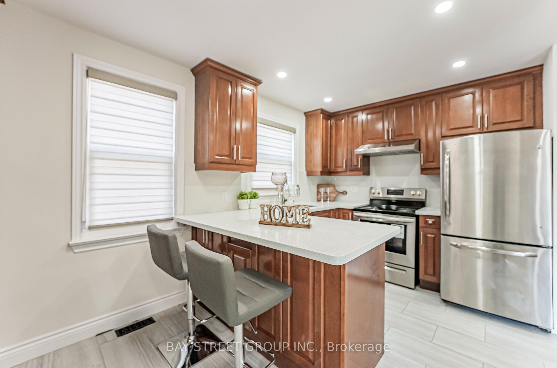 Photo 10 of 52 Glen Cameron Road, Markham, Thornhill — HOMEH