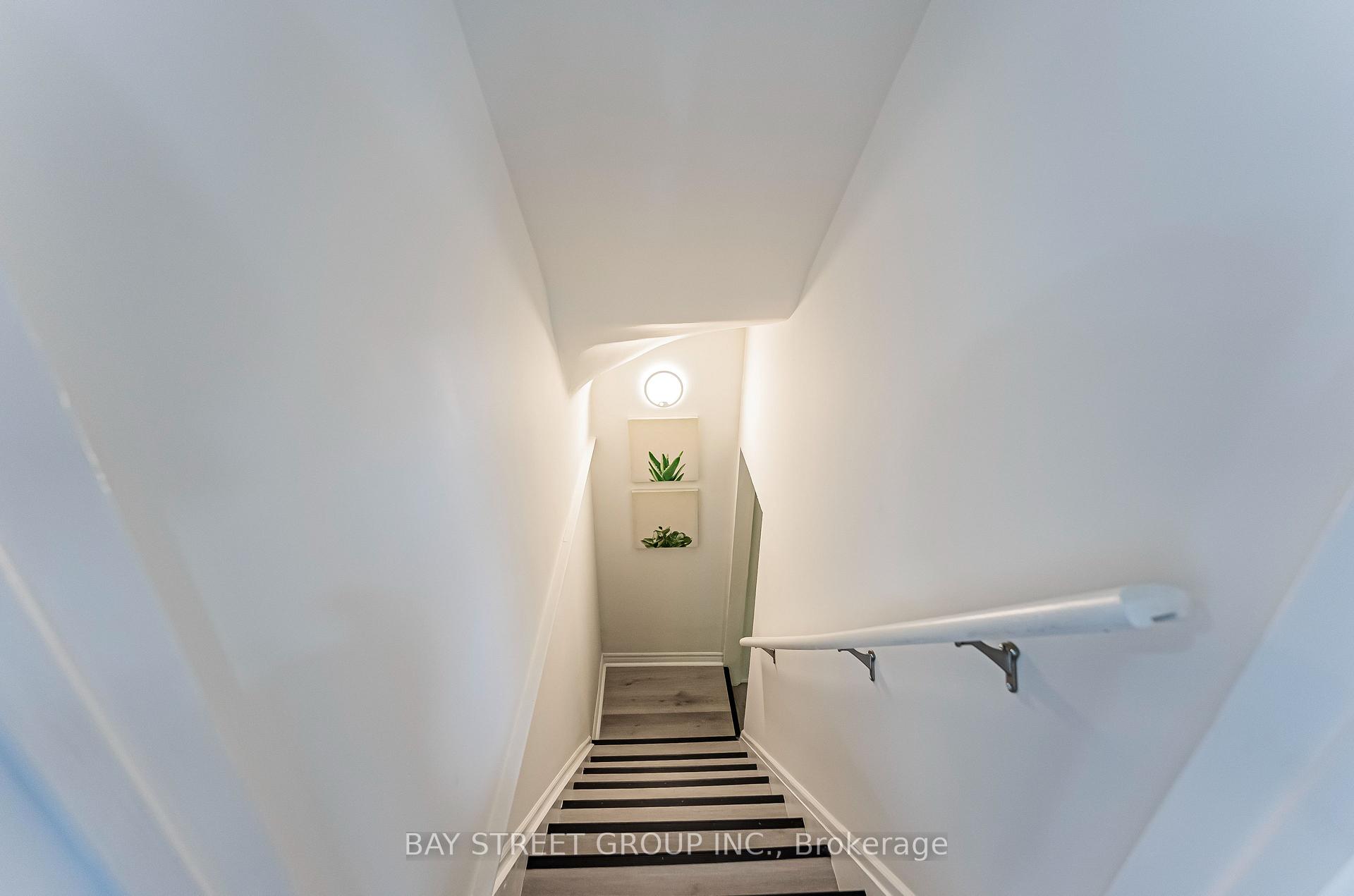 Photo 23 of 52 Glen Cameron Road, Markham, Thornhill — HOMEH