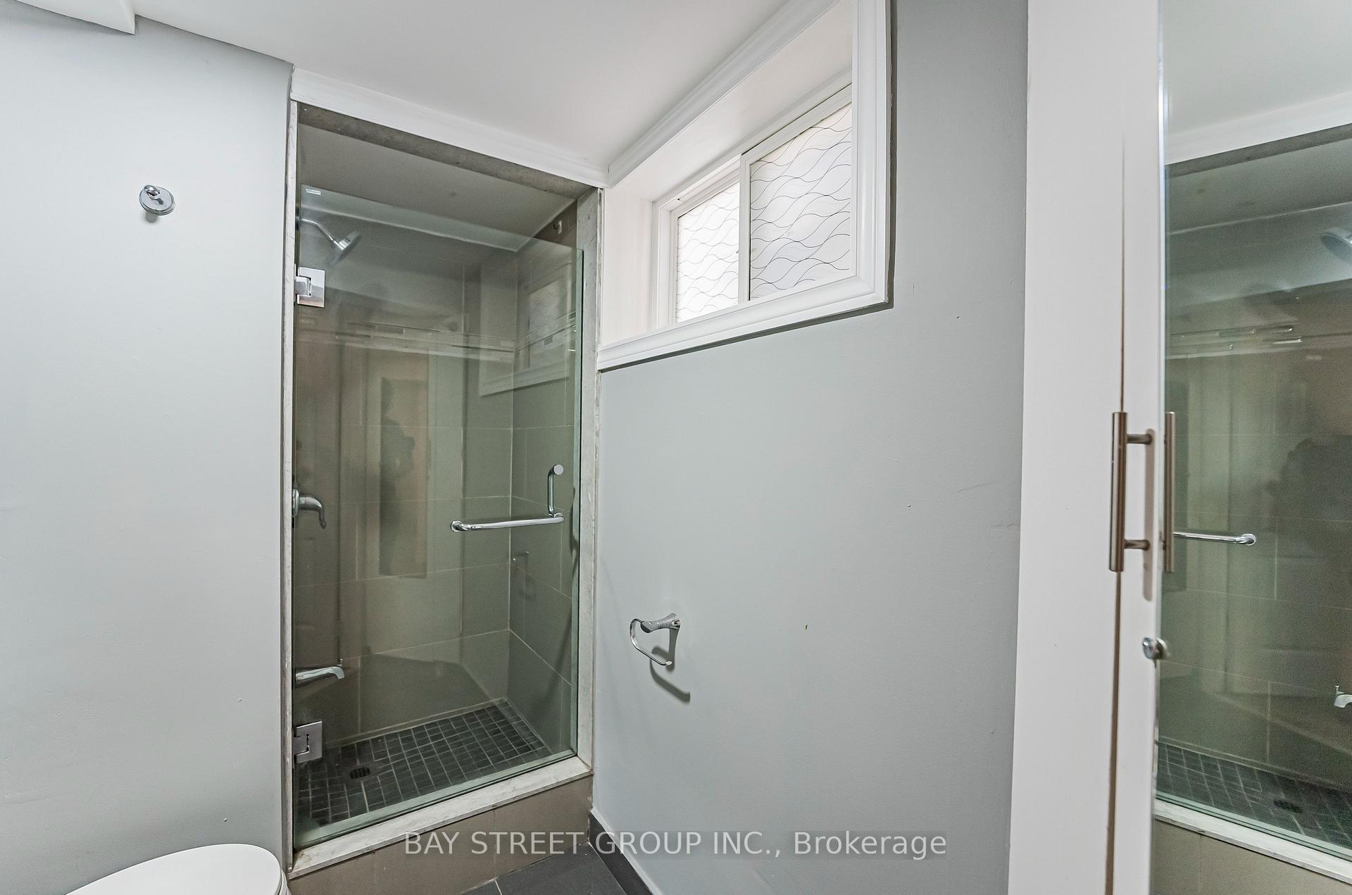 Photo 30 of 52 Glen Cameron Road, Markham, Thornhill — HOMEH