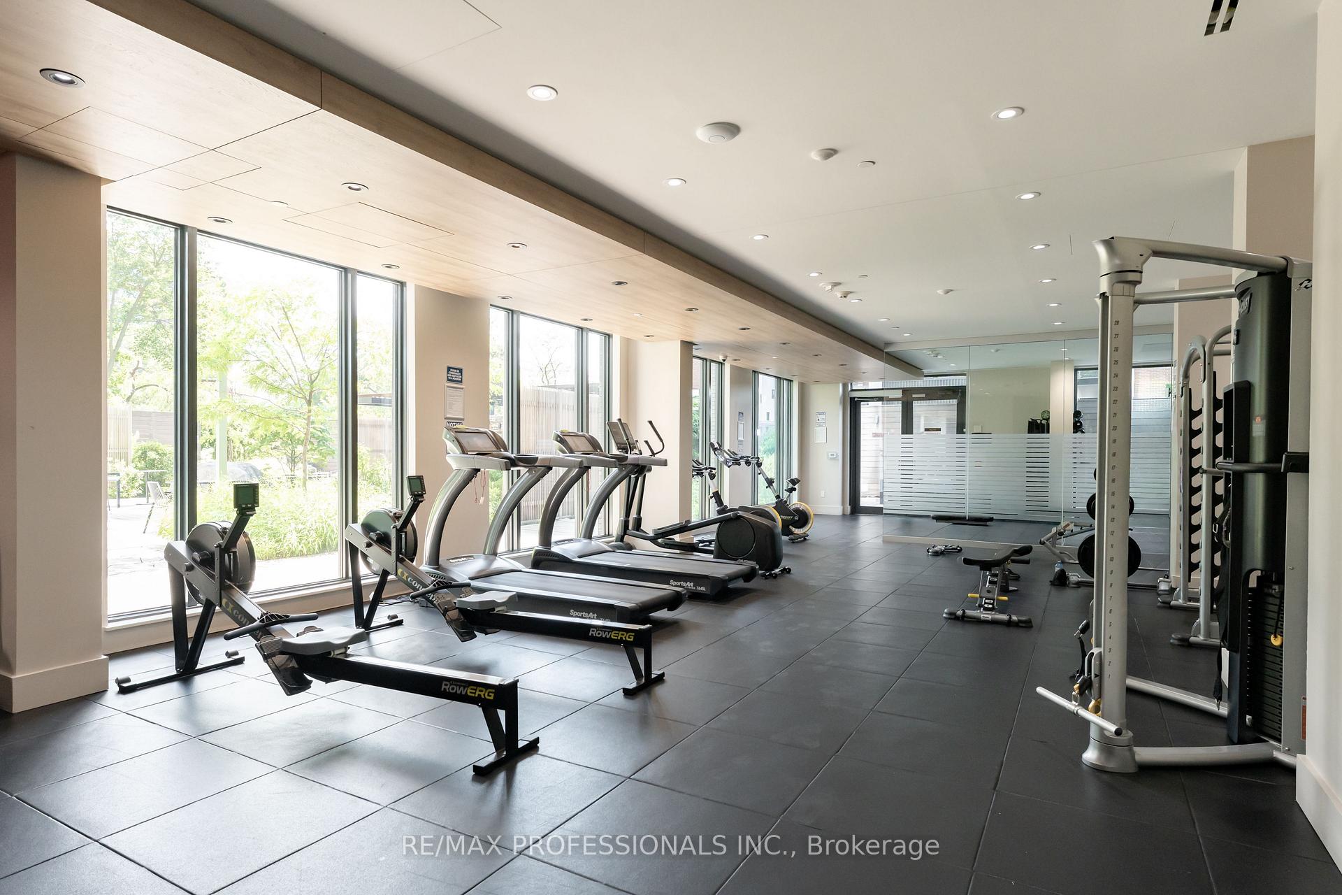 Photo 7 of Unit 816, 21 Park Street E, Mississauga, Port Credit — HOMEH