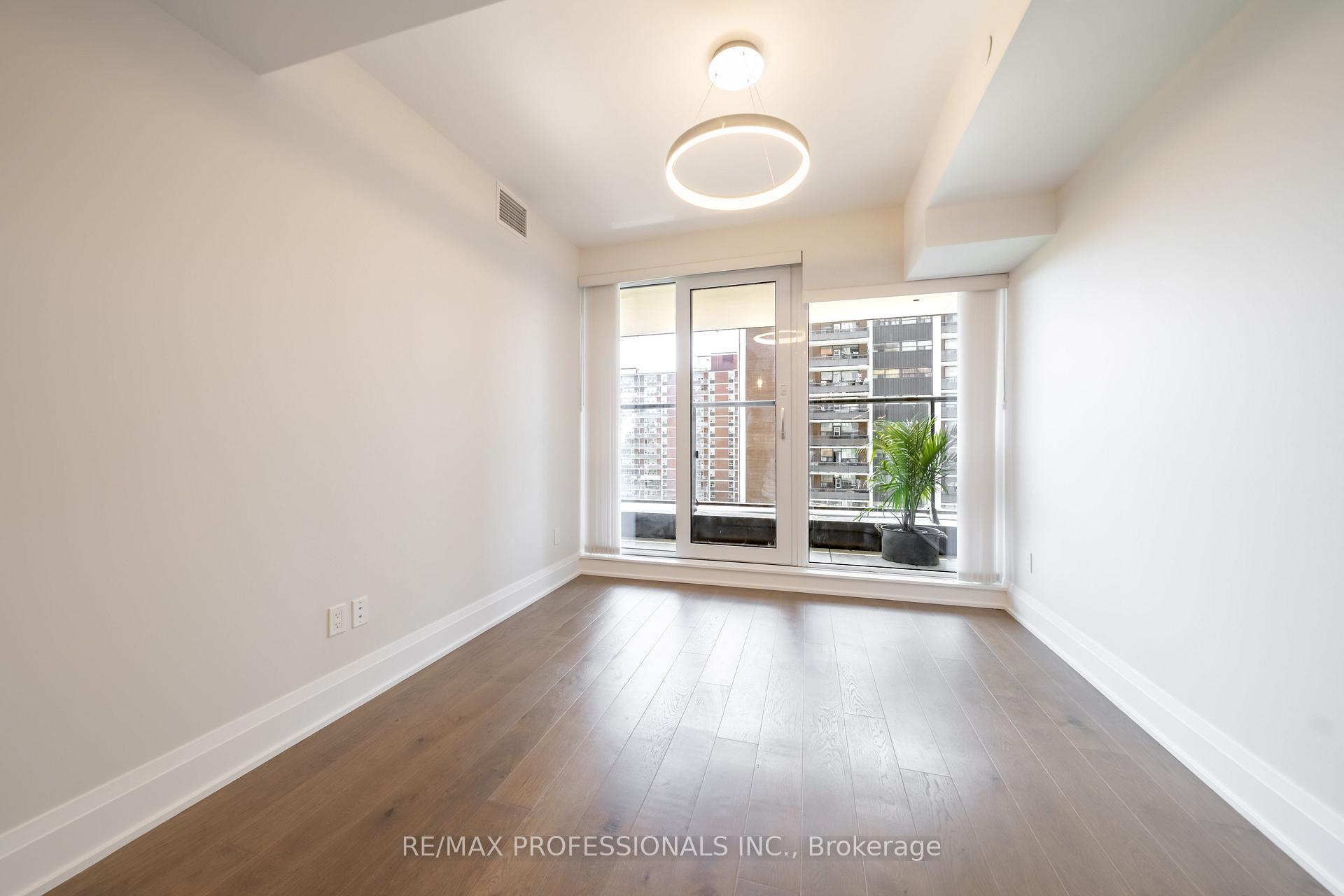 Photo 16 of Unit 816, 21 Park Street E, Mississauga, Port Credit — HOMEH