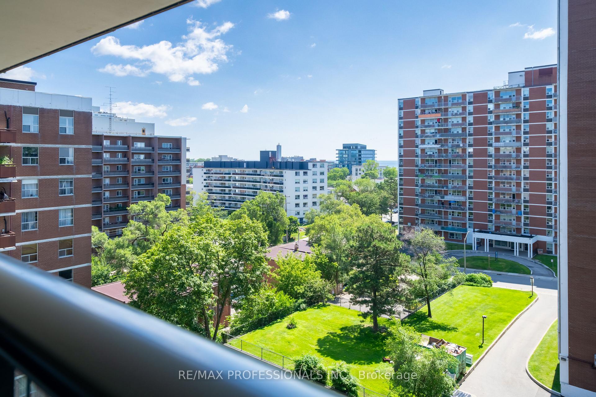 Photo 28 of Unit 816, 21 Park Street E, Mississauga, Port Credit — HOMEH