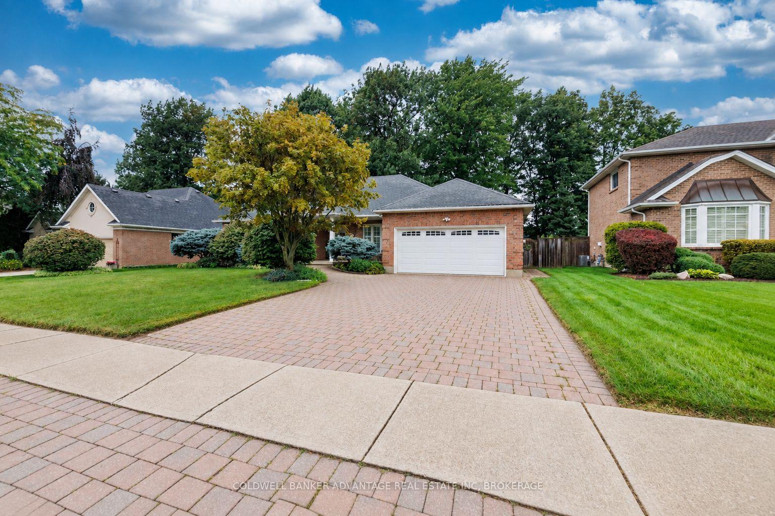 Photo 2 of 8165 Mount Olive Crescent, Niagara Falls, Mt. Carmel — HOMEH