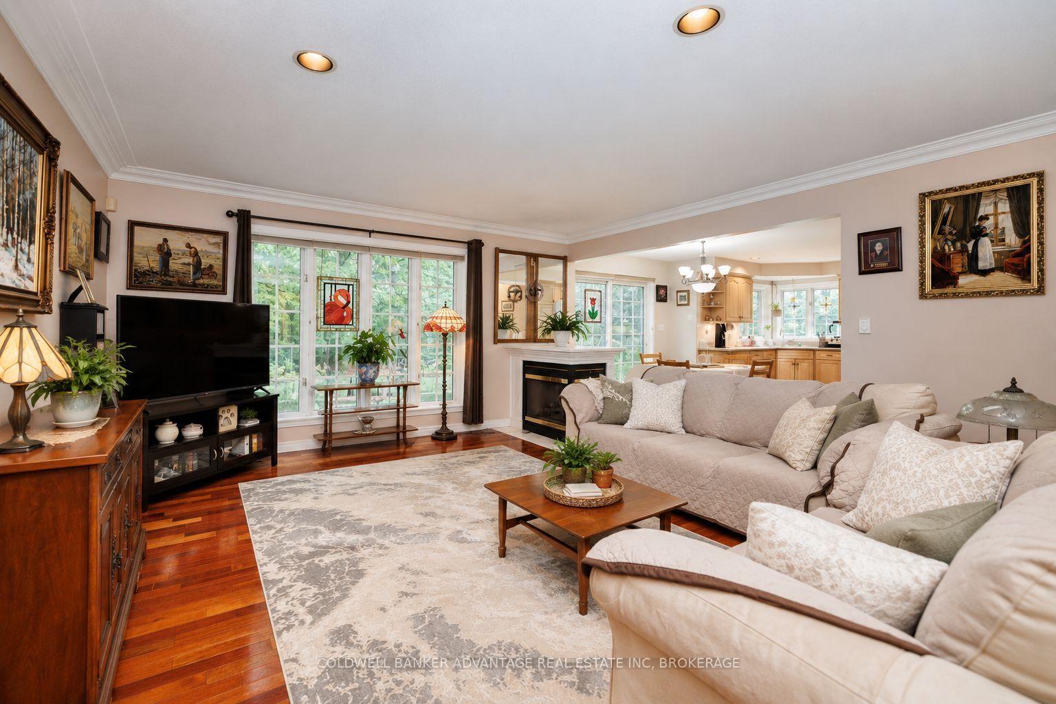 Photo 12 of 8165 Mount Olive Crescent, Niagara Falls, Mt. Carmel — HOMEH