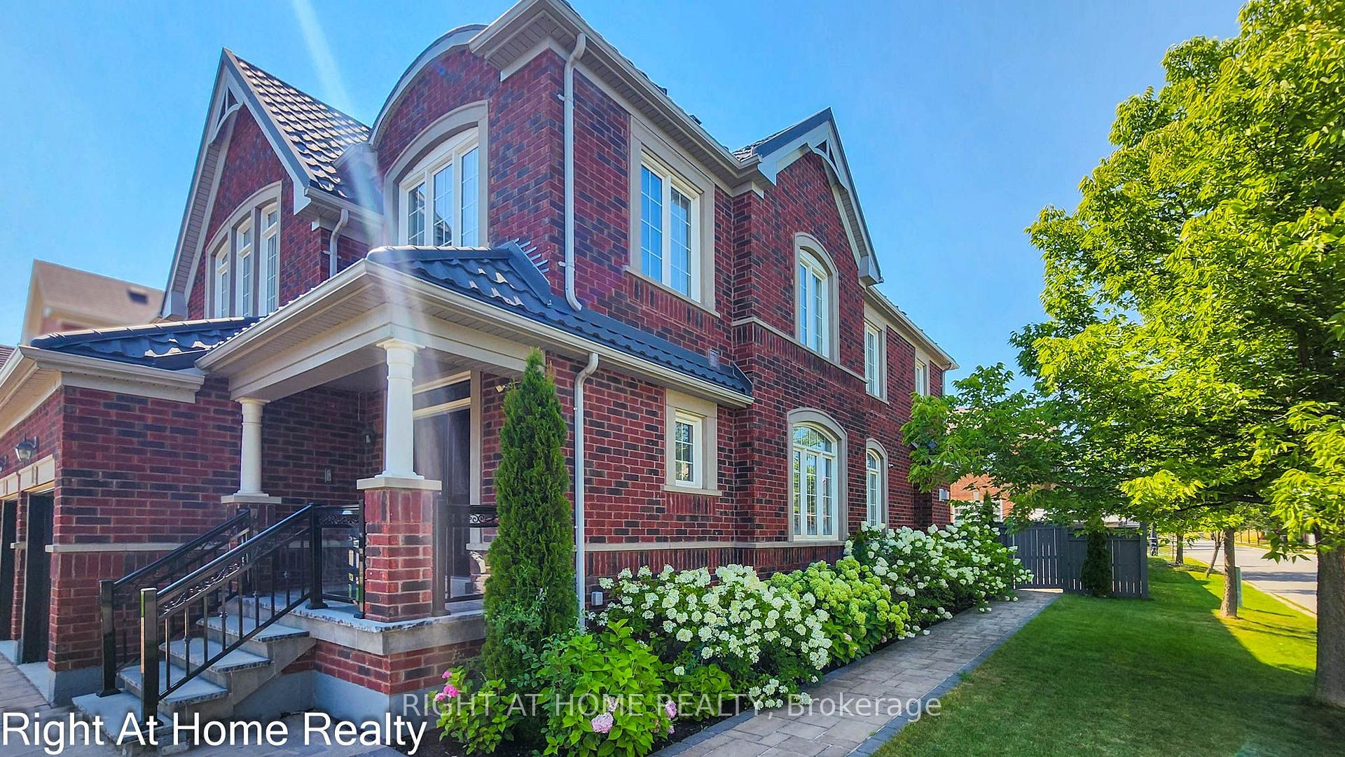 Photo 3 of 22 Bluffmeadow Street, Brampton, Bram East — HOMEH