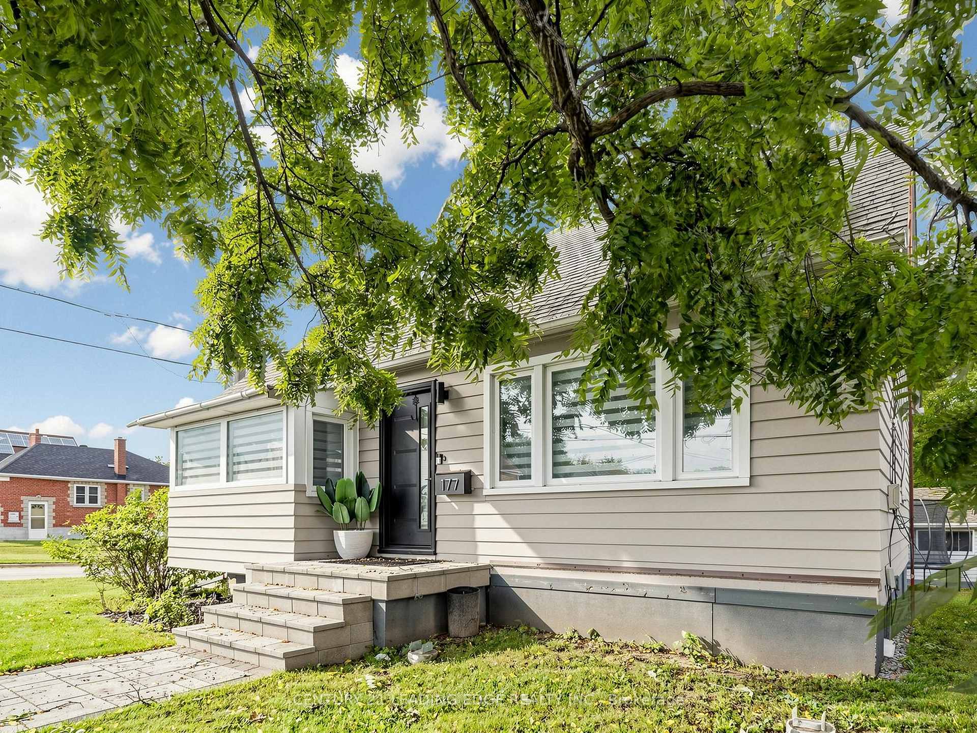 Photo 3 of 177 Park Road N, Oshawa, McLaughlin — HOMEH