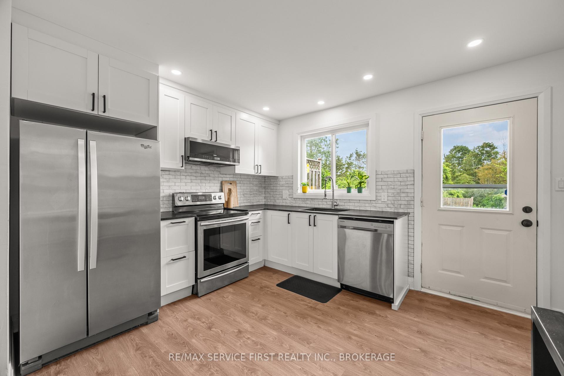 Photo 9 of 53 Mckeown Crescent, Loyalist, Amherstview — HOMEH
