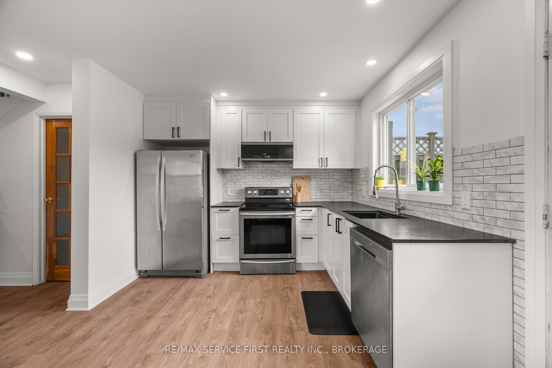 Photo 10 of 53 Mckeown Crescent, Loyalist, Amherstview — HOMEH