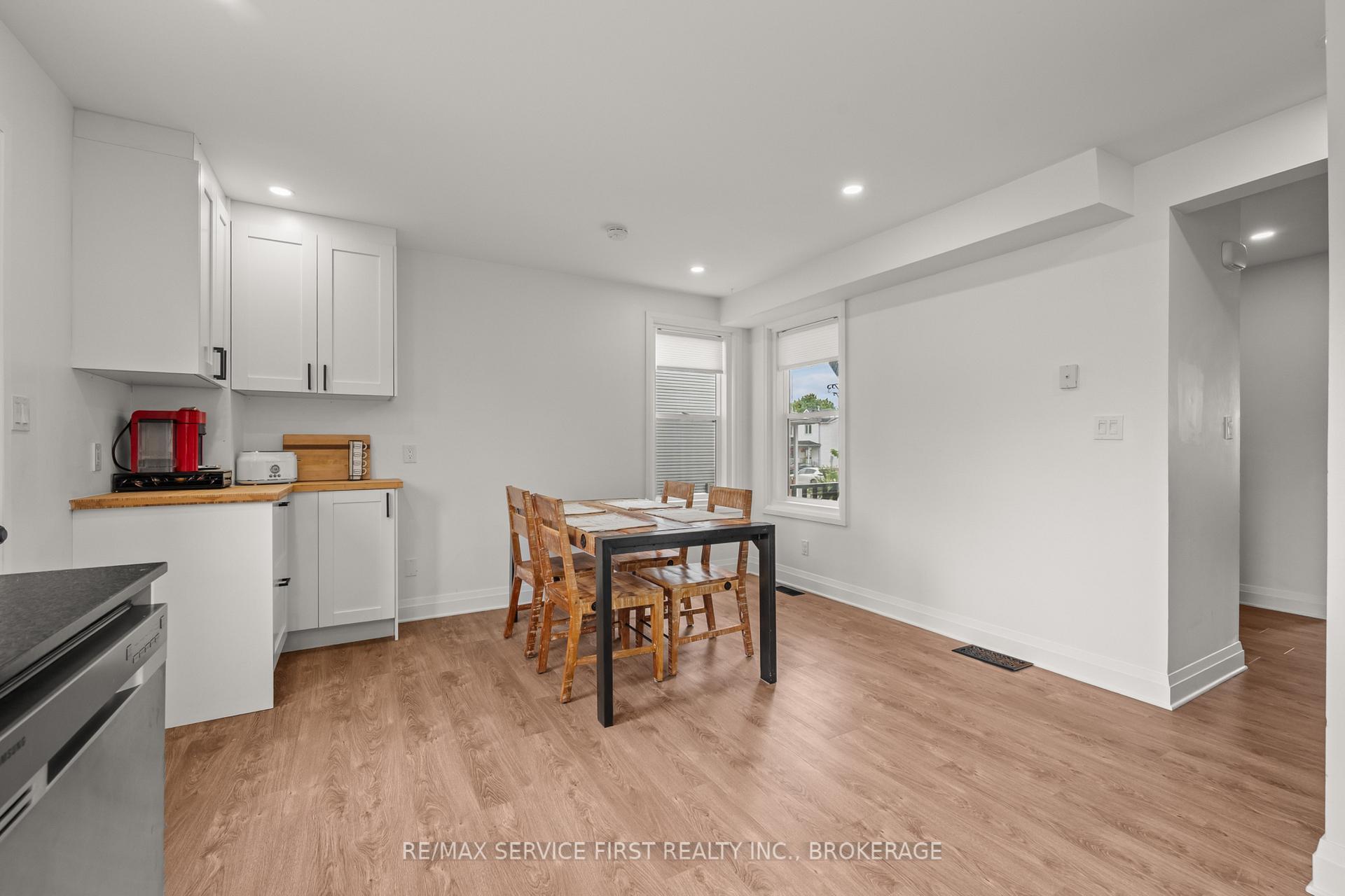 Photo 11 of 53 Mckeown Crescent, Loyalist, Amherstview — HOMEH