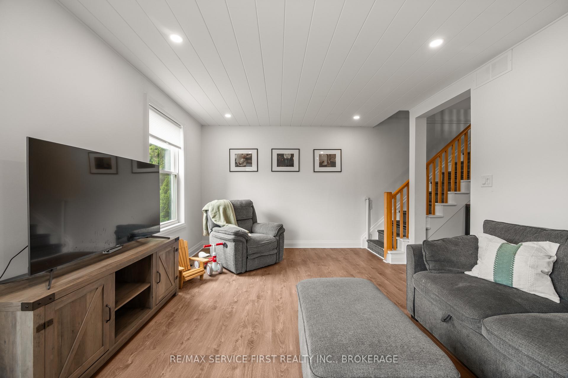Photo 13 of 53 Mckeown Crescent, Loyalist, Amherstview — HOMEH