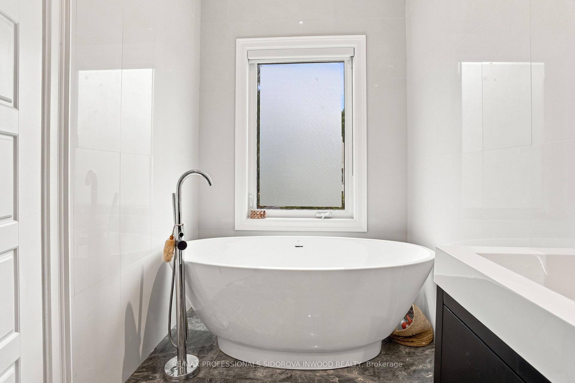 Photo 20 of 185 Windermere Avenue, Toronto, High Park-Swansea — HOMEH