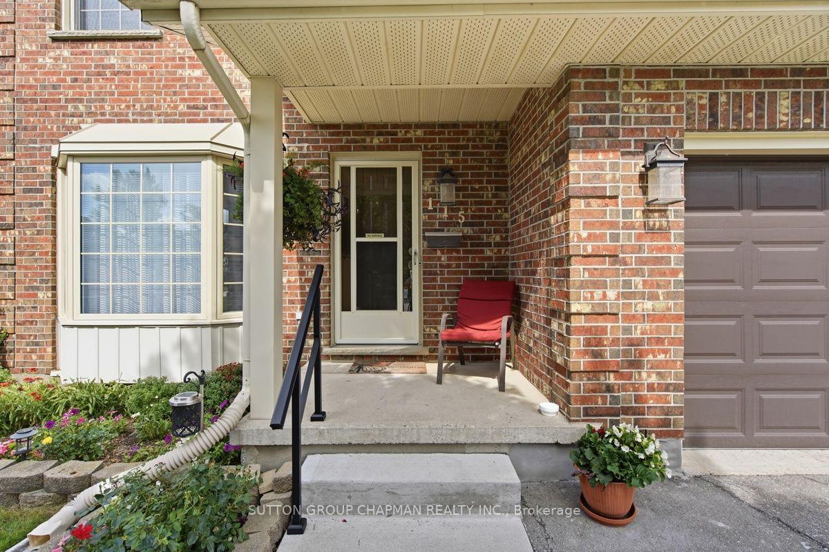 Photo 4 of 115 Gerald Crescent, London, South J — HOMEH