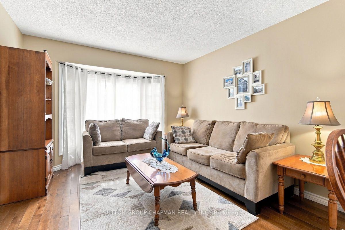 Photo 8 of 115 Gerald Crescent, London, South J — HOMEH