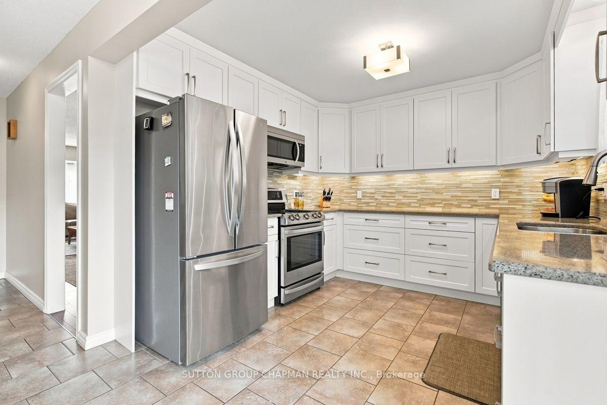Photo 10 of 115 Gerald Crescent, London, South J — HOMEH