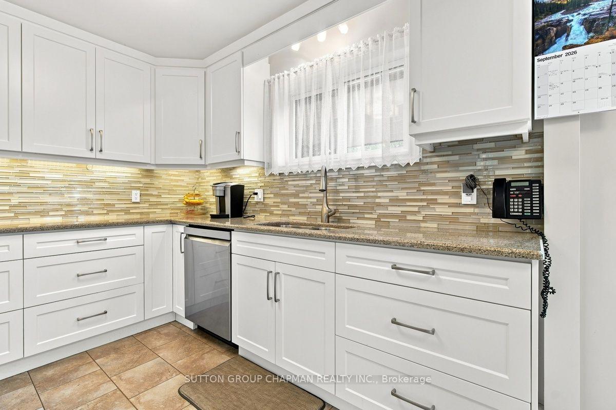 Photo 11 of 115 Gerald Crescent, London, South J — HOMEH