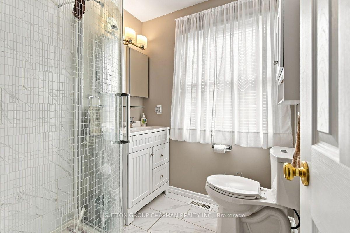 Photo 21 of 115 Gerald Crescent, London, South J — HOMEH